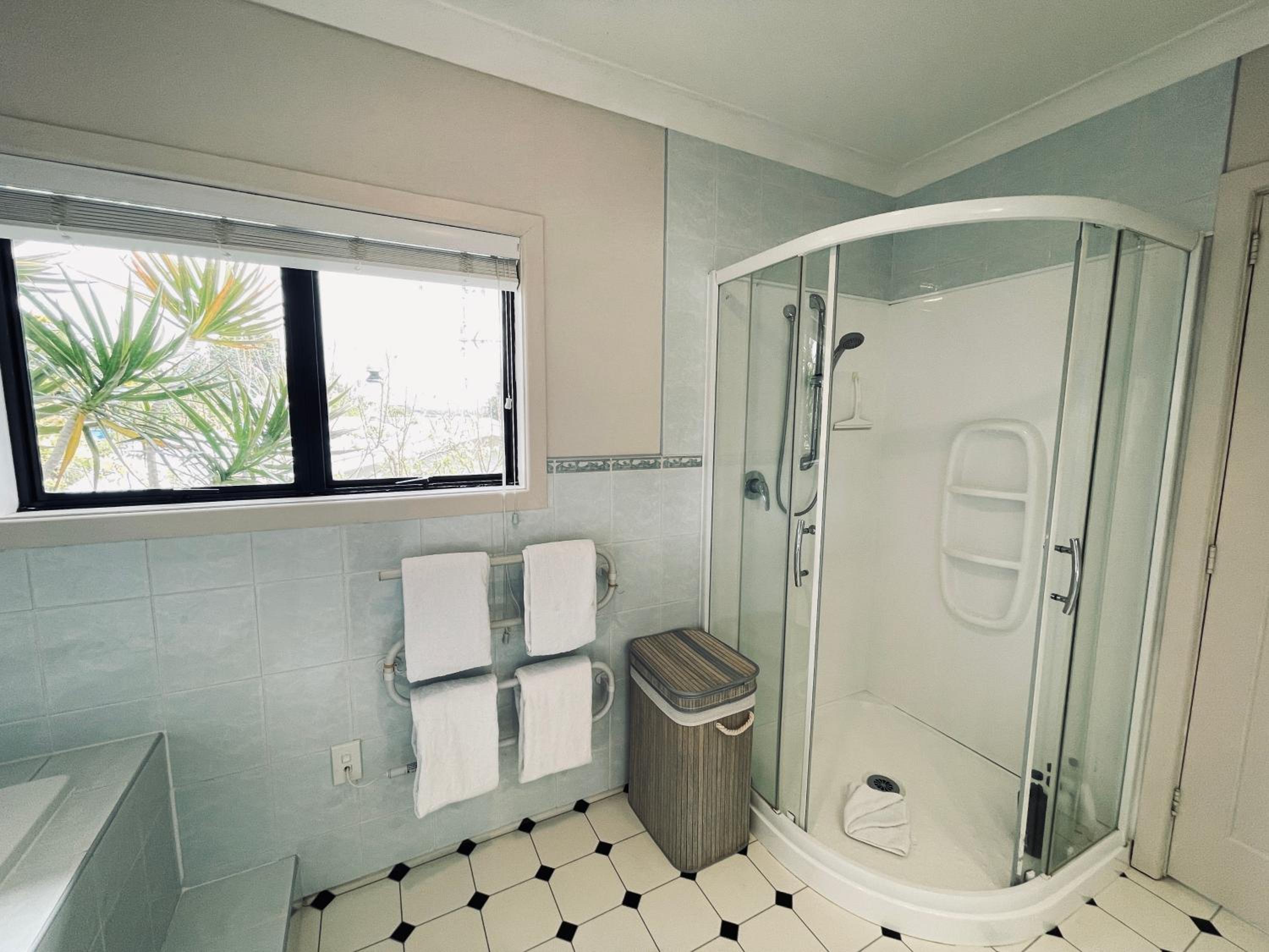 Two-Bedroom House - Photo 7