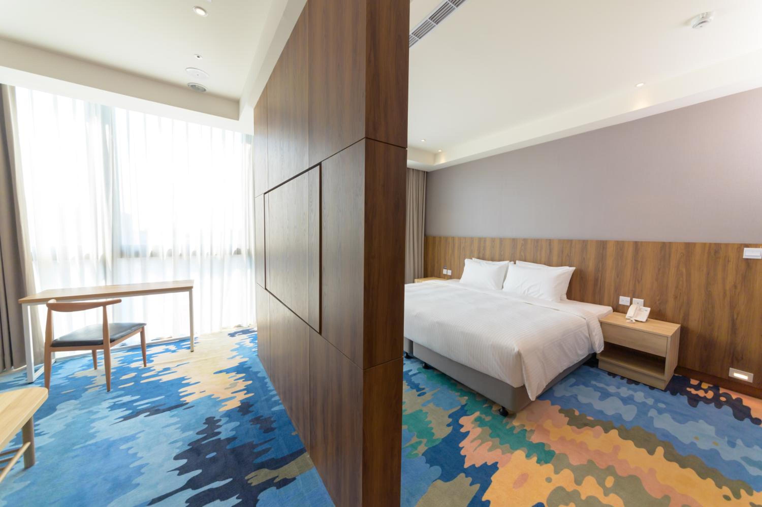 Standard Suite - Photo 2