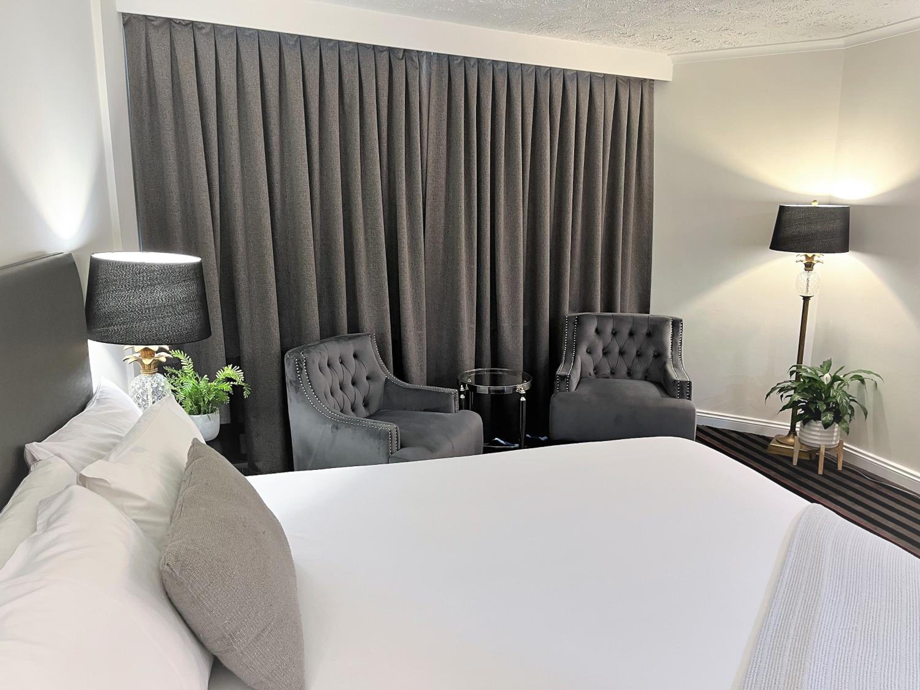 Superior King Room - Photo 6