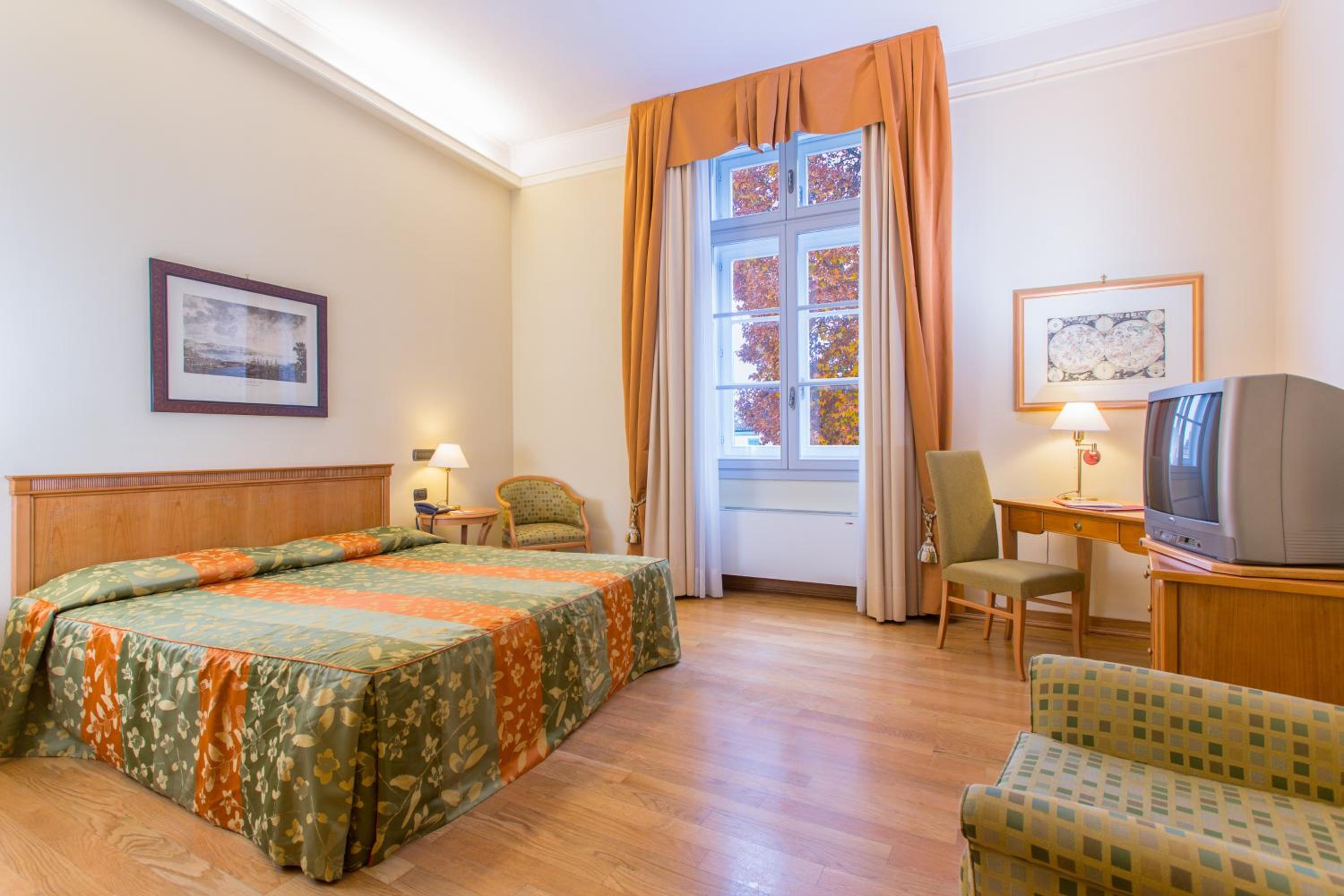 Double Room - Photo 6