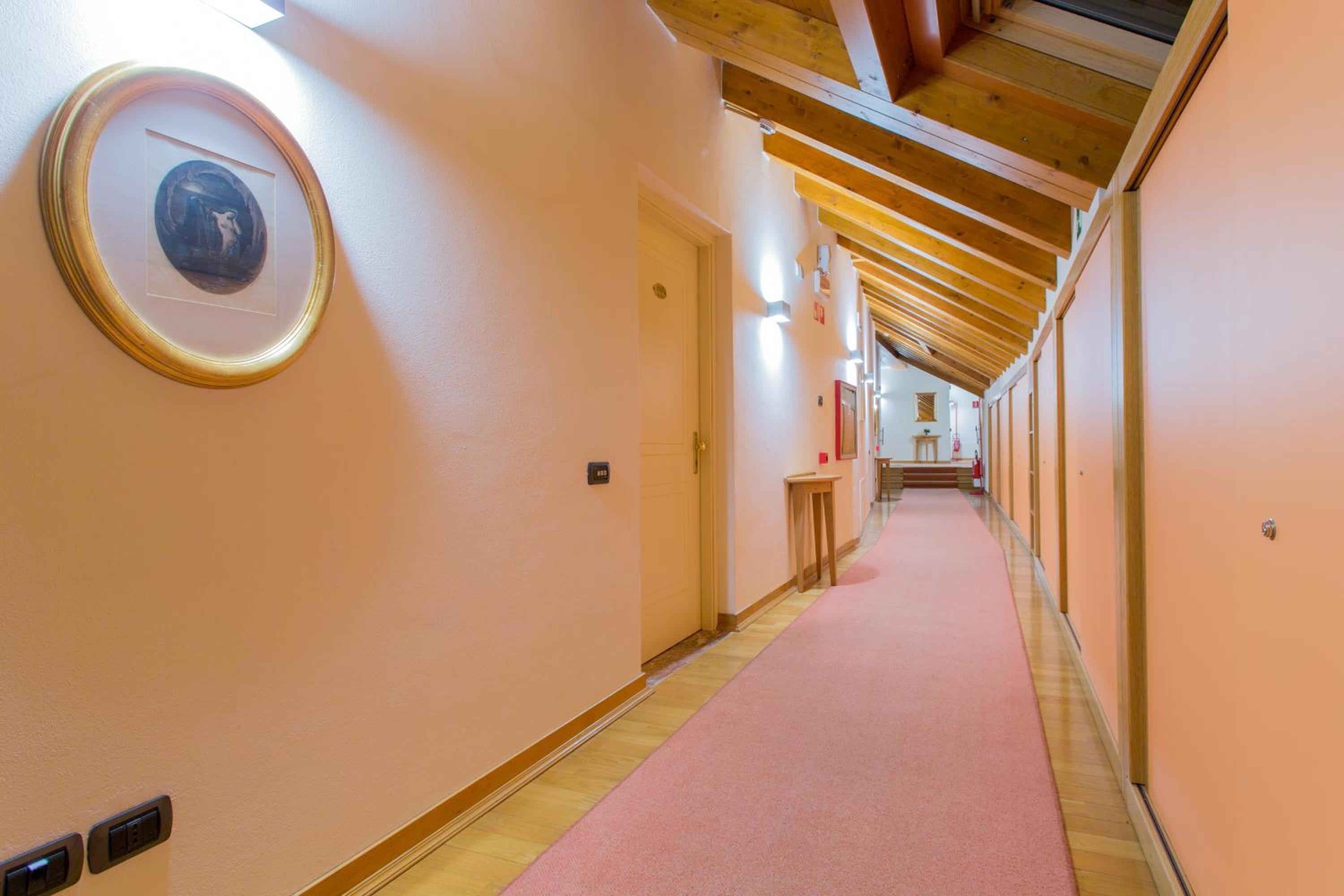 Twin Room - Photo 2
