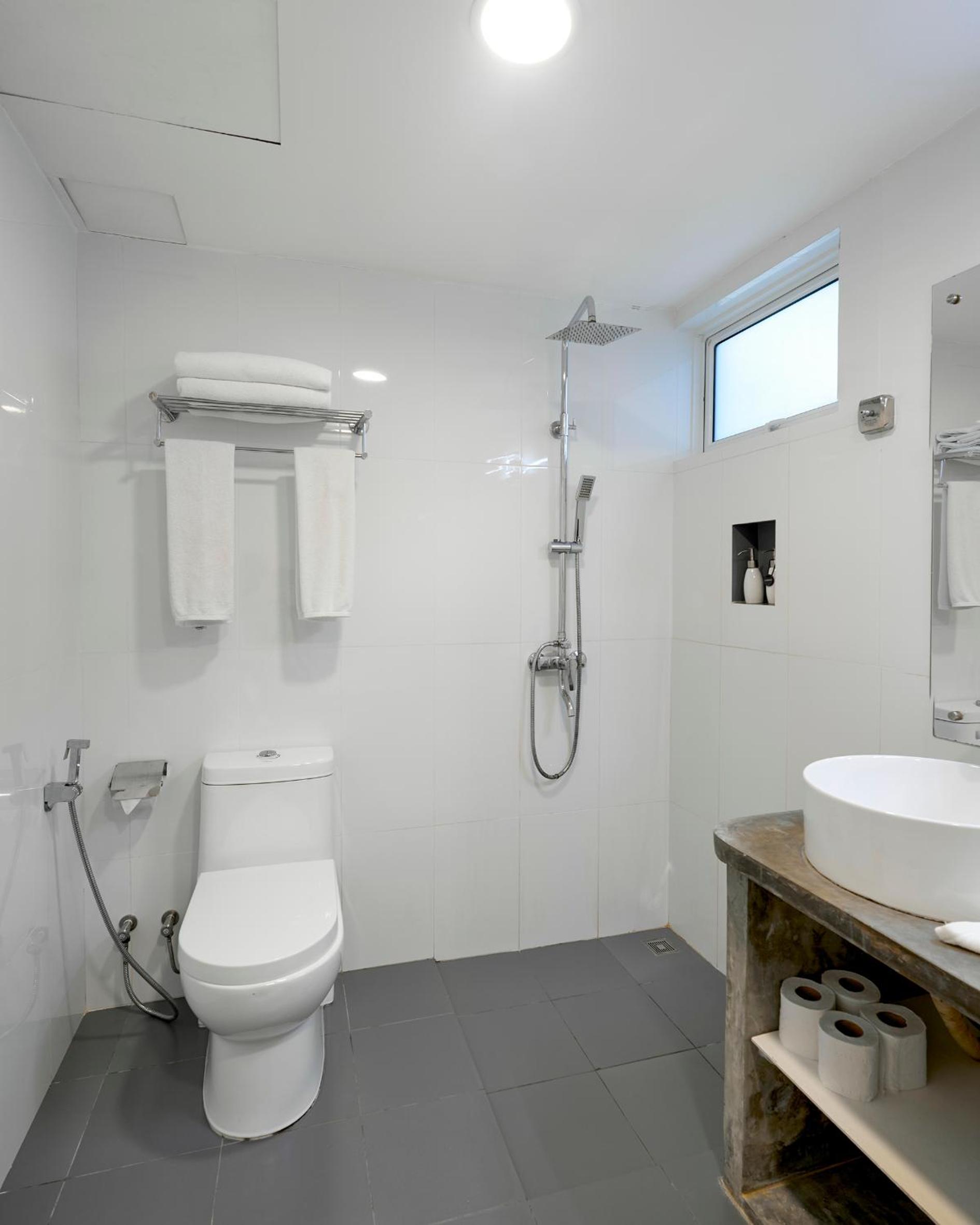 Suite - Photo 7