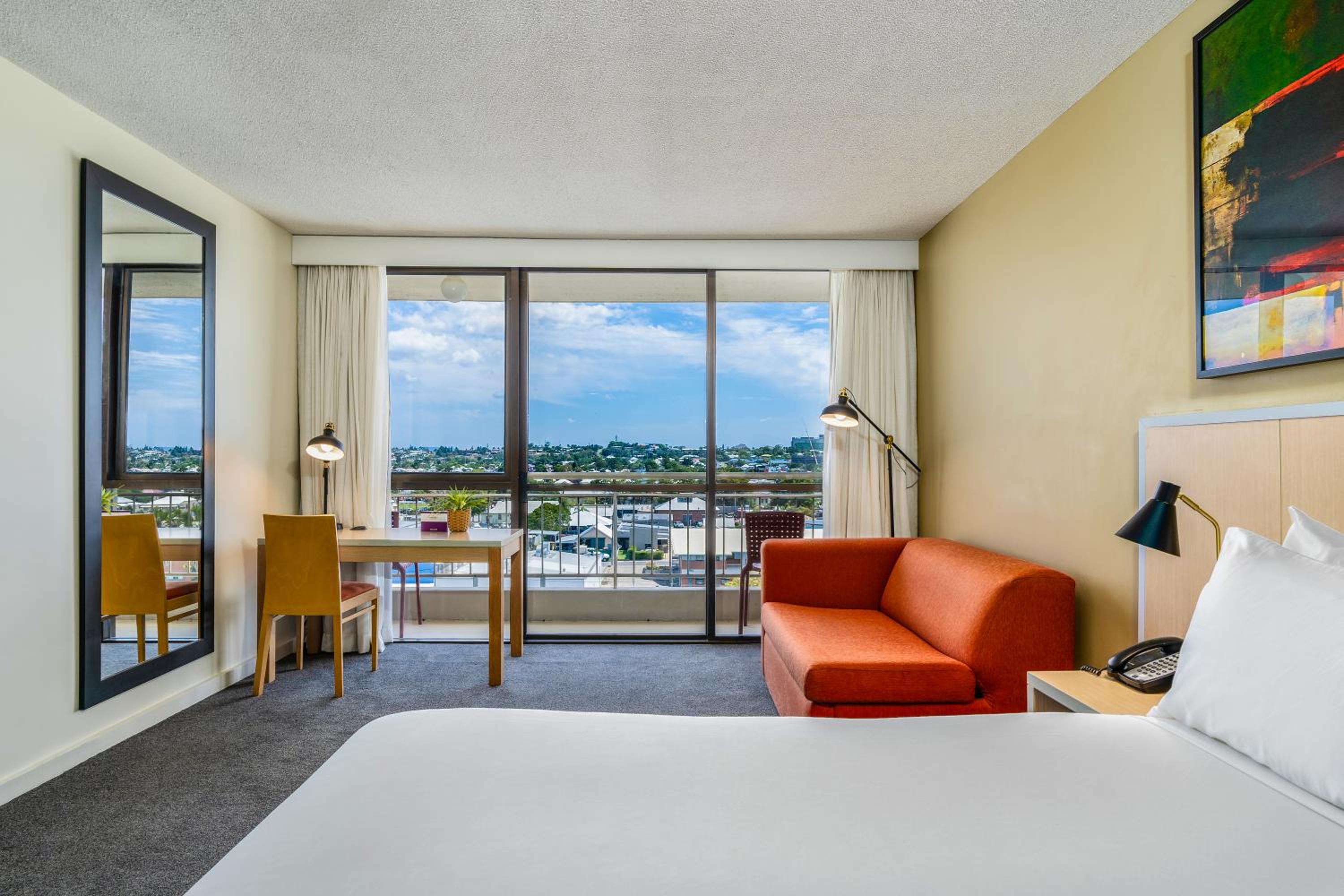 Standard Queen Room - City Side - Photo 1