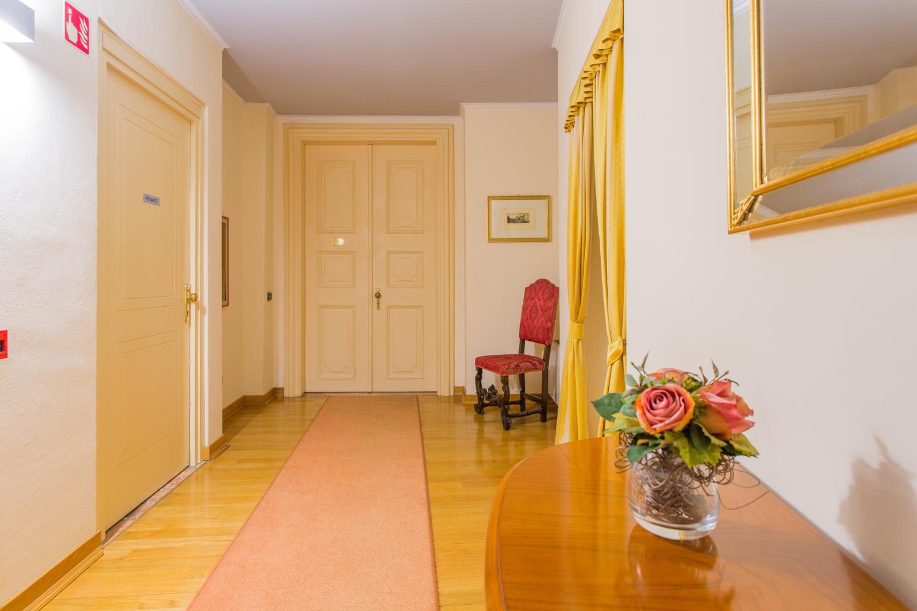 Double Room - Photo 7