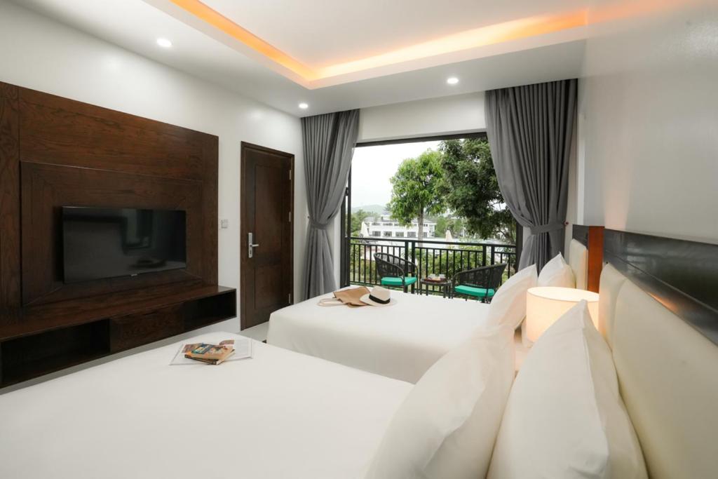 Deluxe Double or Twin Room with Pool View - Photo 5