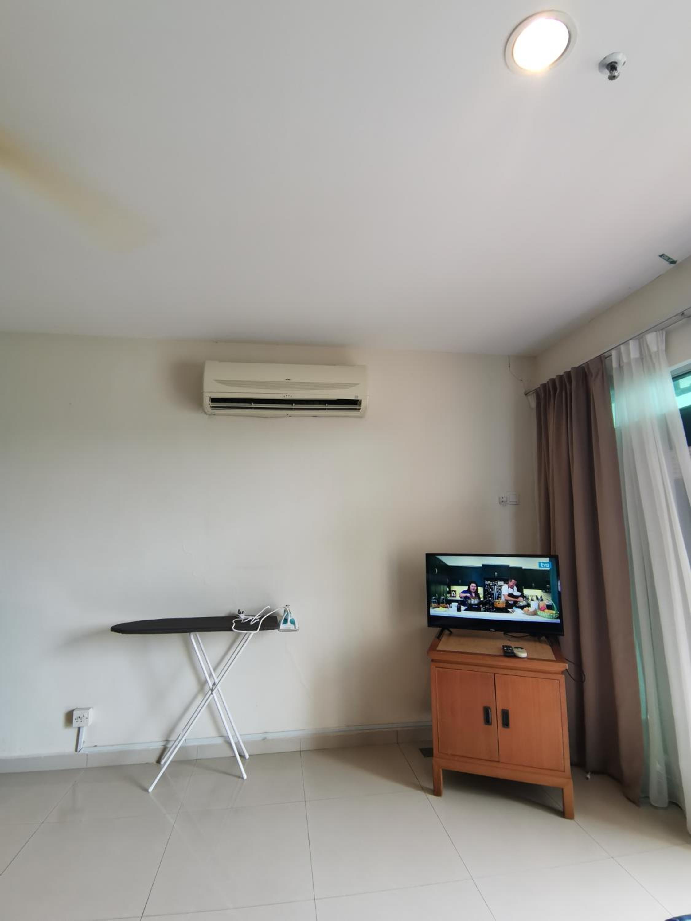 One-Bedroom Apartment - Photo 8