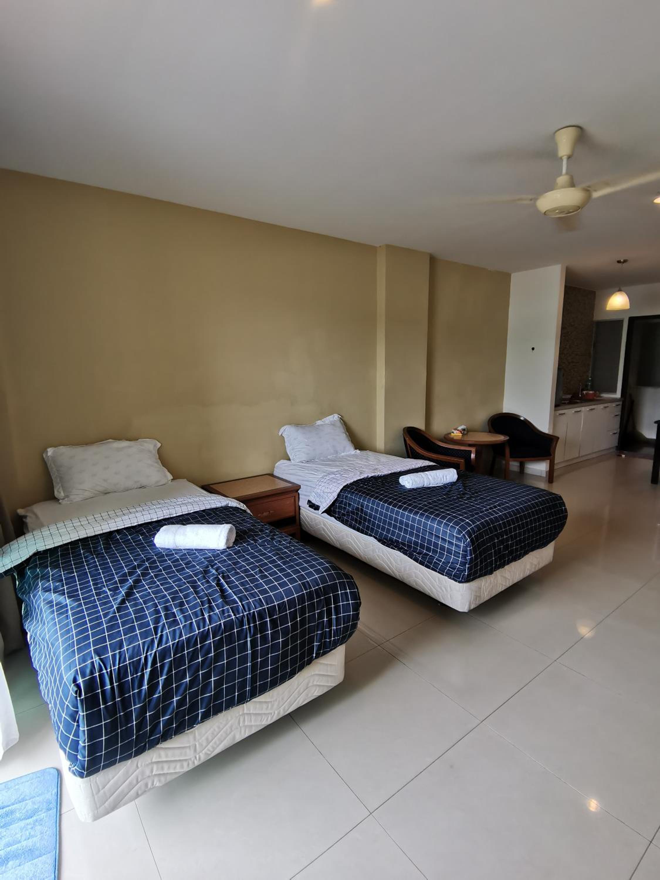 One-Bedroom Apartment - Photo 3
