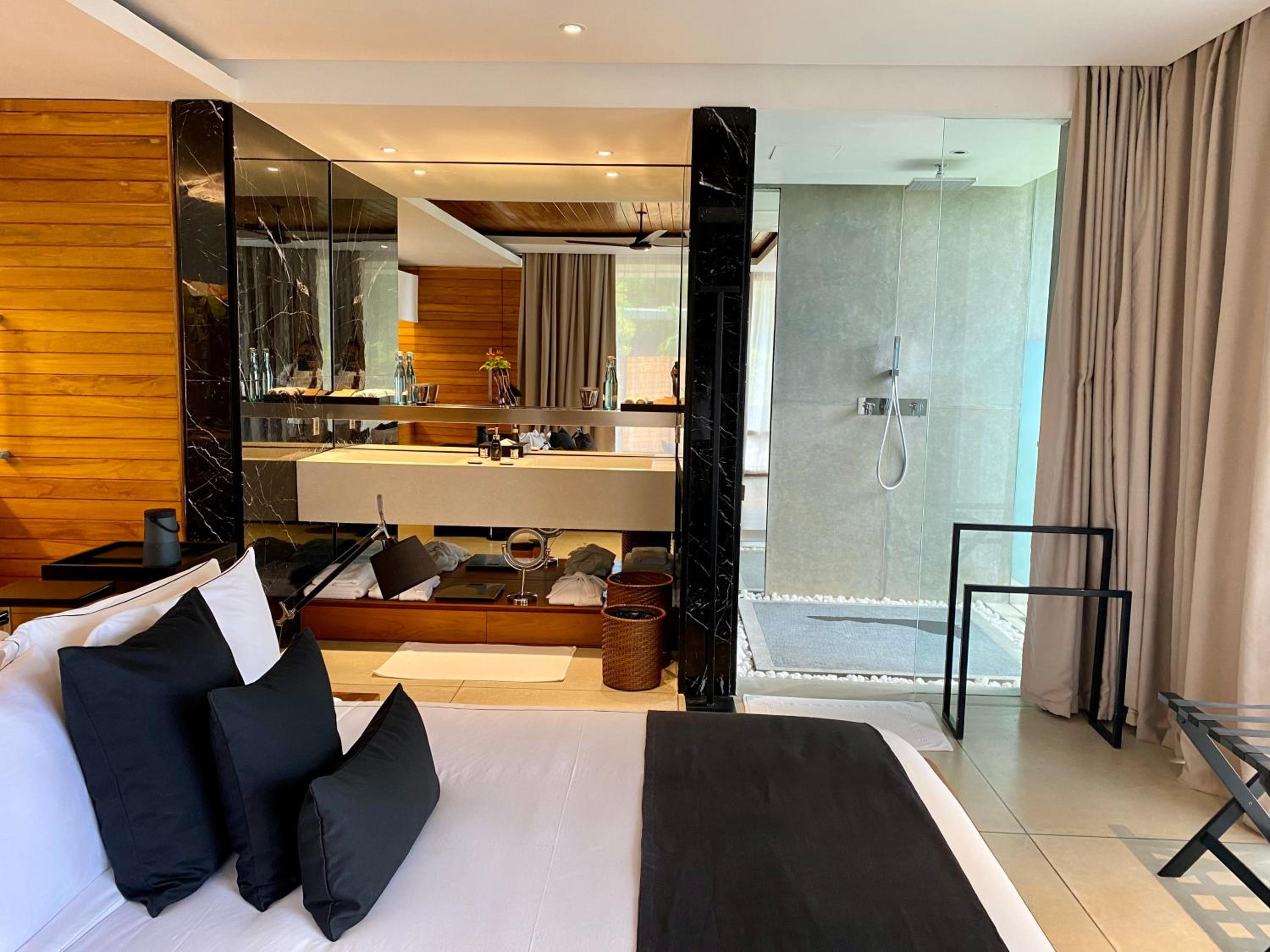 Contemporary Villa with Private Pool