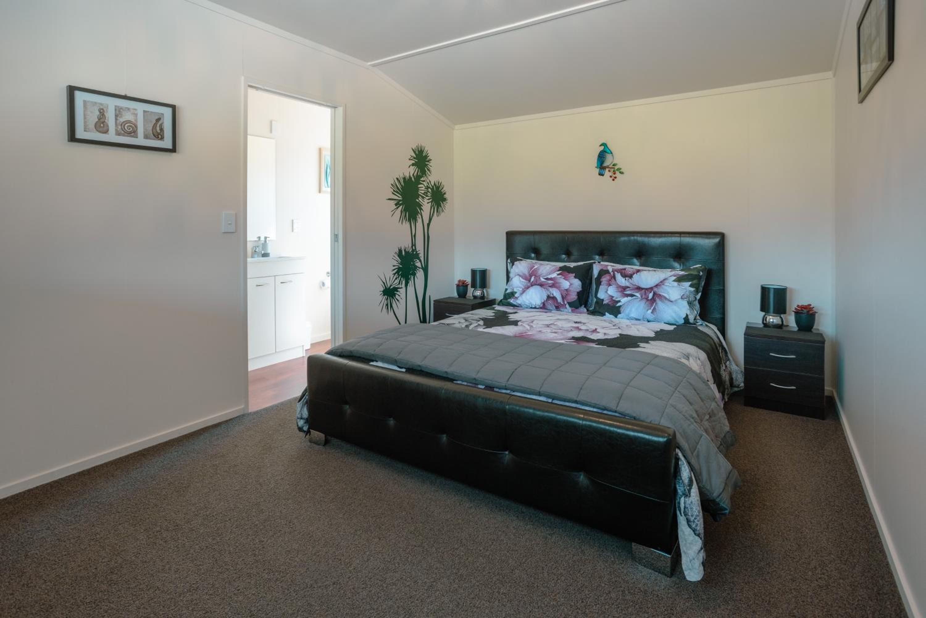 One-Bedroom House - Photo 5