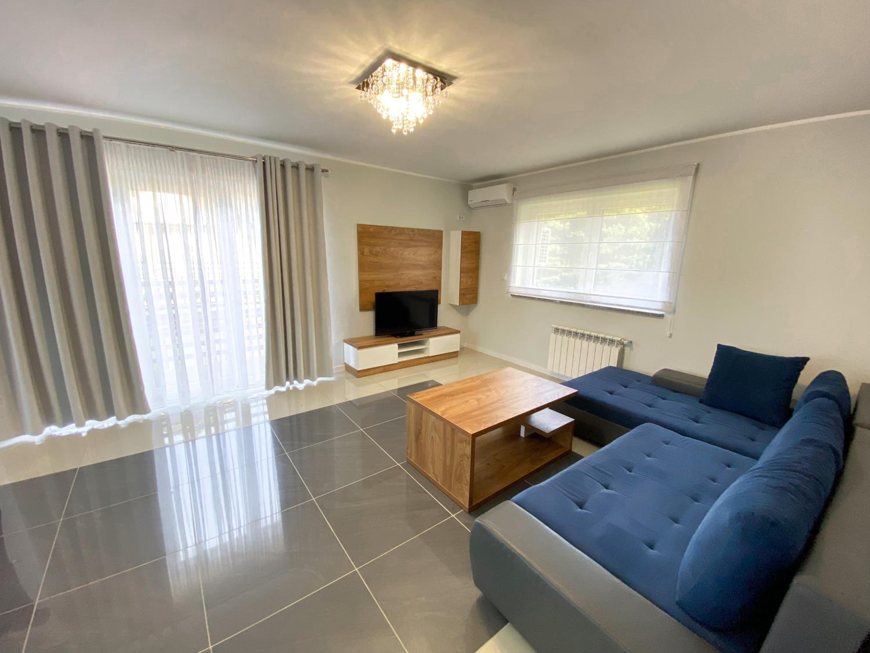 Deluxe One-Bedroom Apartment with Balcony  - Photo 6
