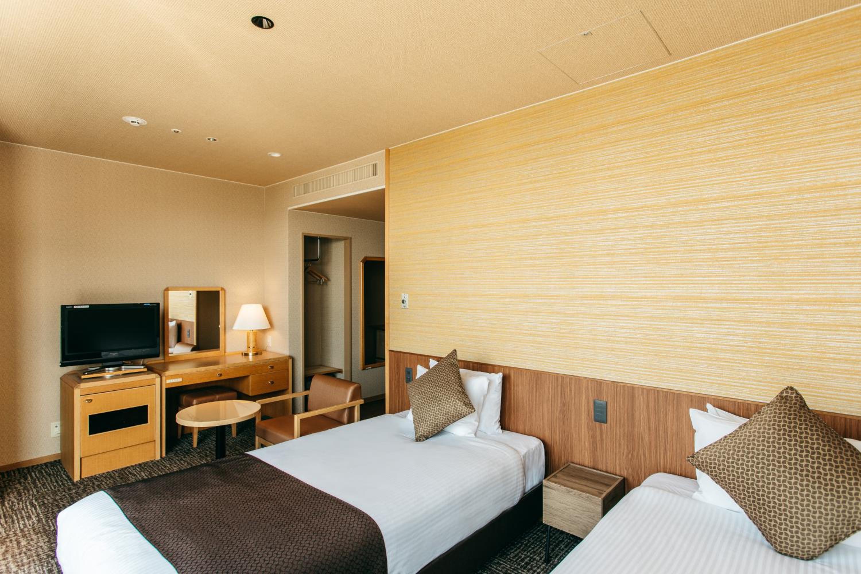 Adjoining Twin Room with Toilet and Ocean View - Non-Smoking