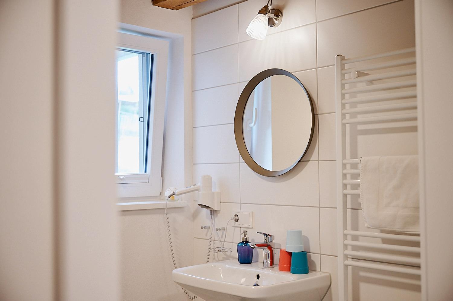 One-Bedroom Apartment with Terrace - Photo 5