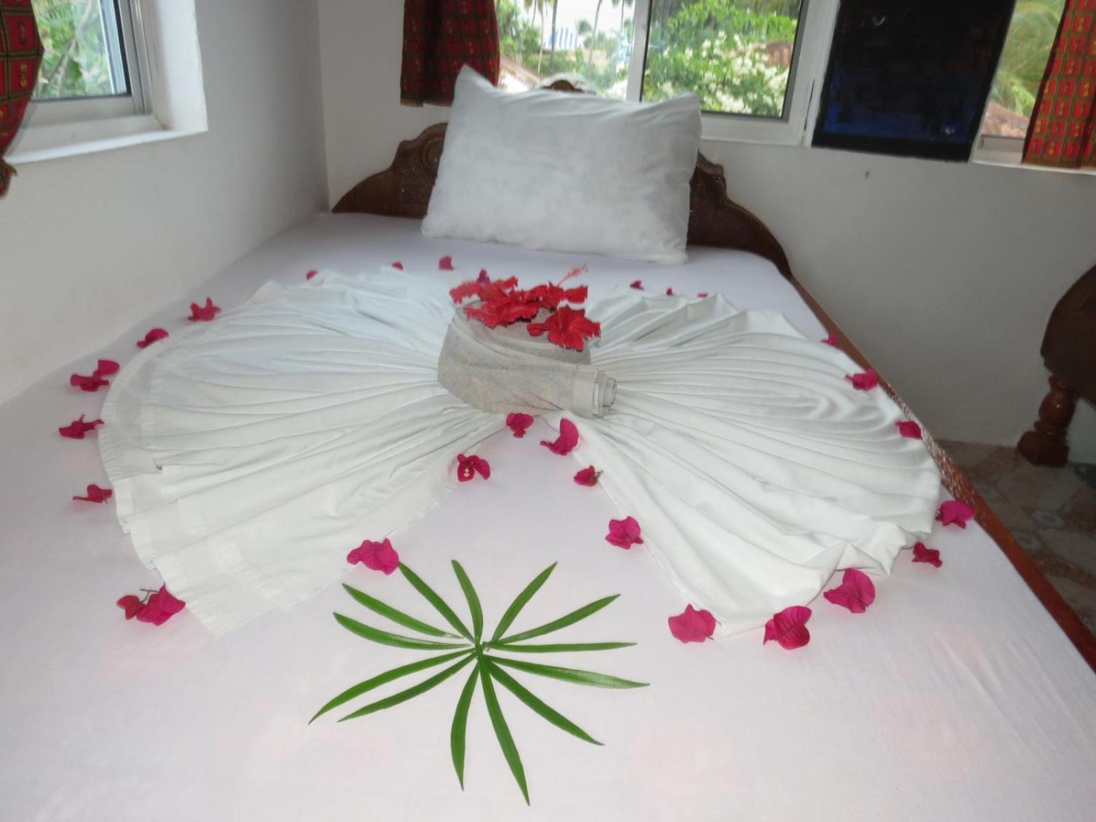 Double Room with Private External Bathroom - Photo 3