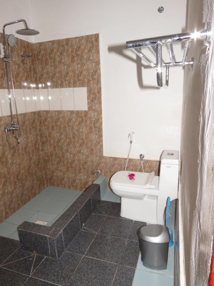Twin Room with Private External Bathroom - Photo 6