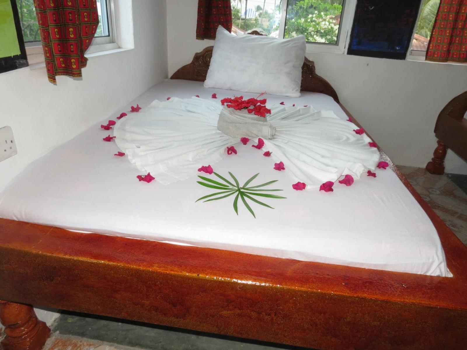 Twin Room with Private External Bathroom - Photo 3