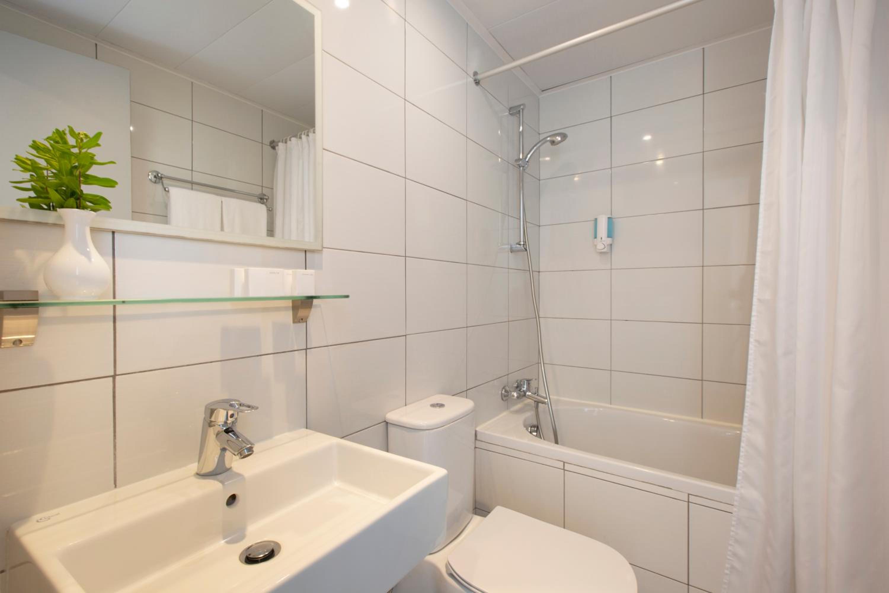 Standard Room With Side Sea View photo 3