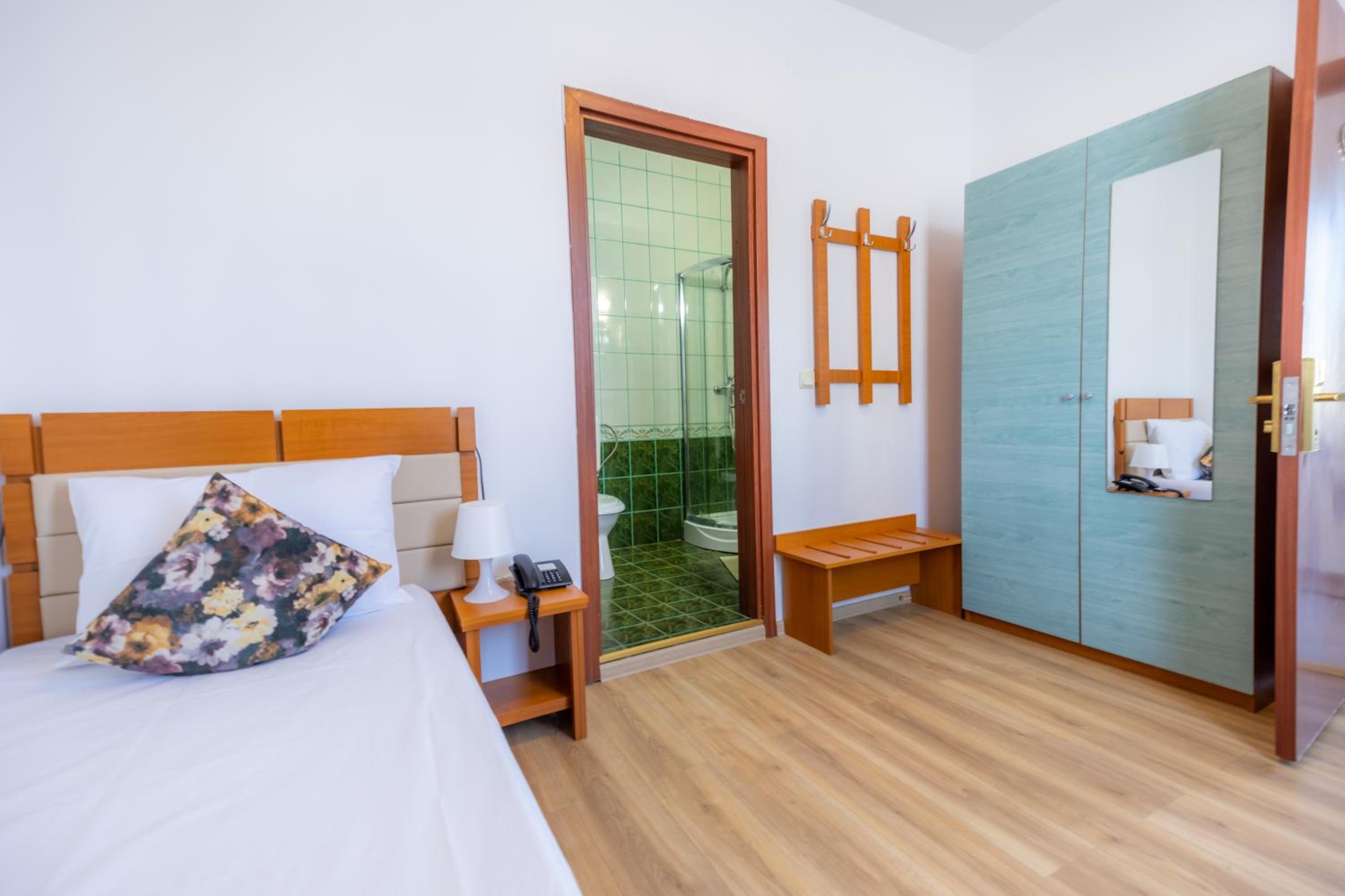 Classic Single Room