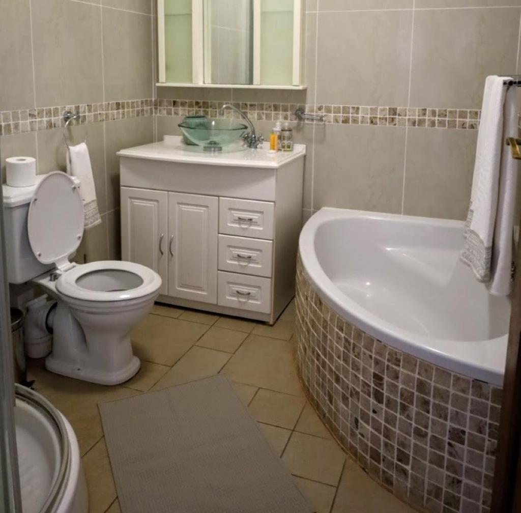 Deluxe Double Room with Balcony - Photo 2