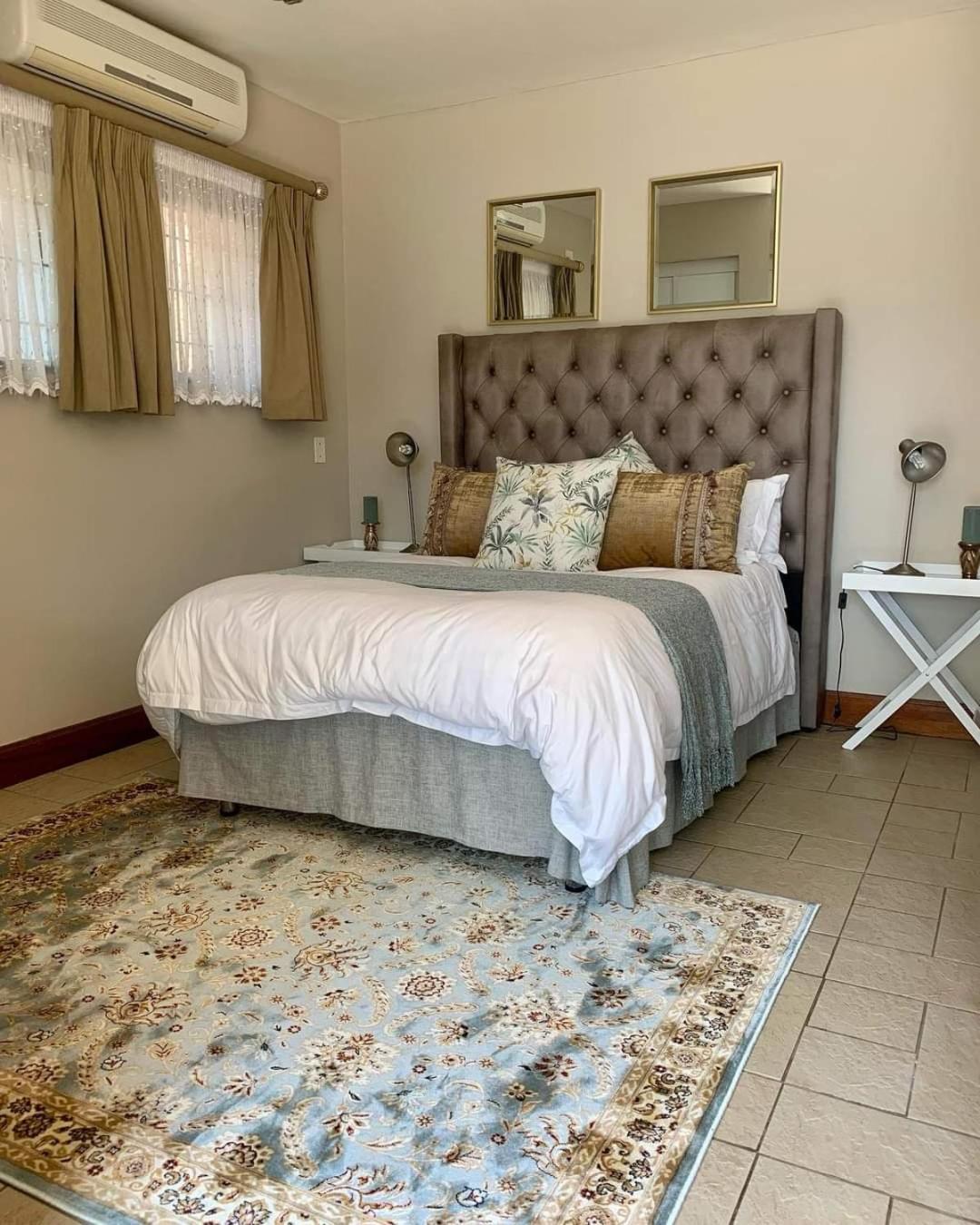 Deluxe Double Room with Balcony - Photo 5