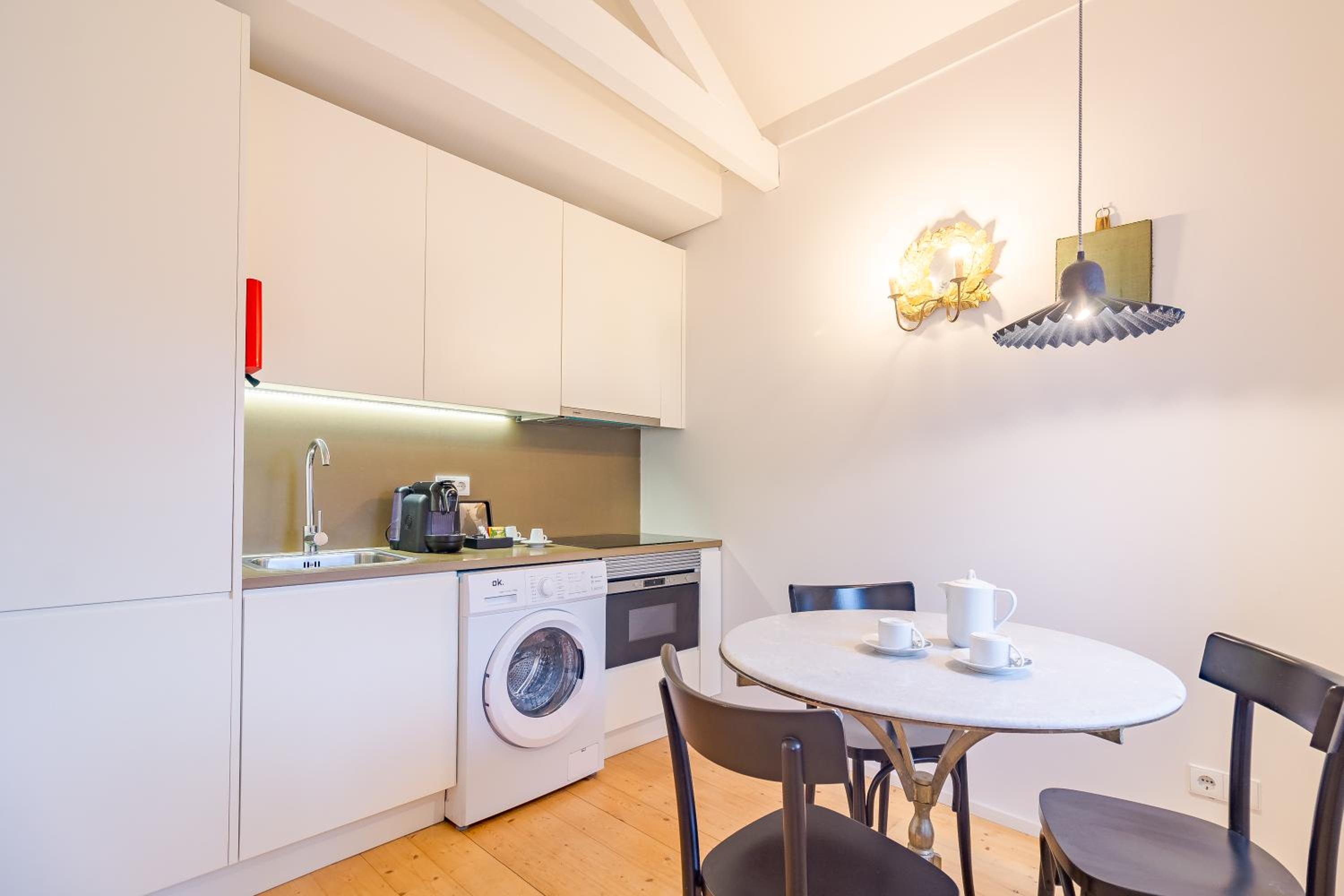 One-Bedroom Apartment - Photo 7