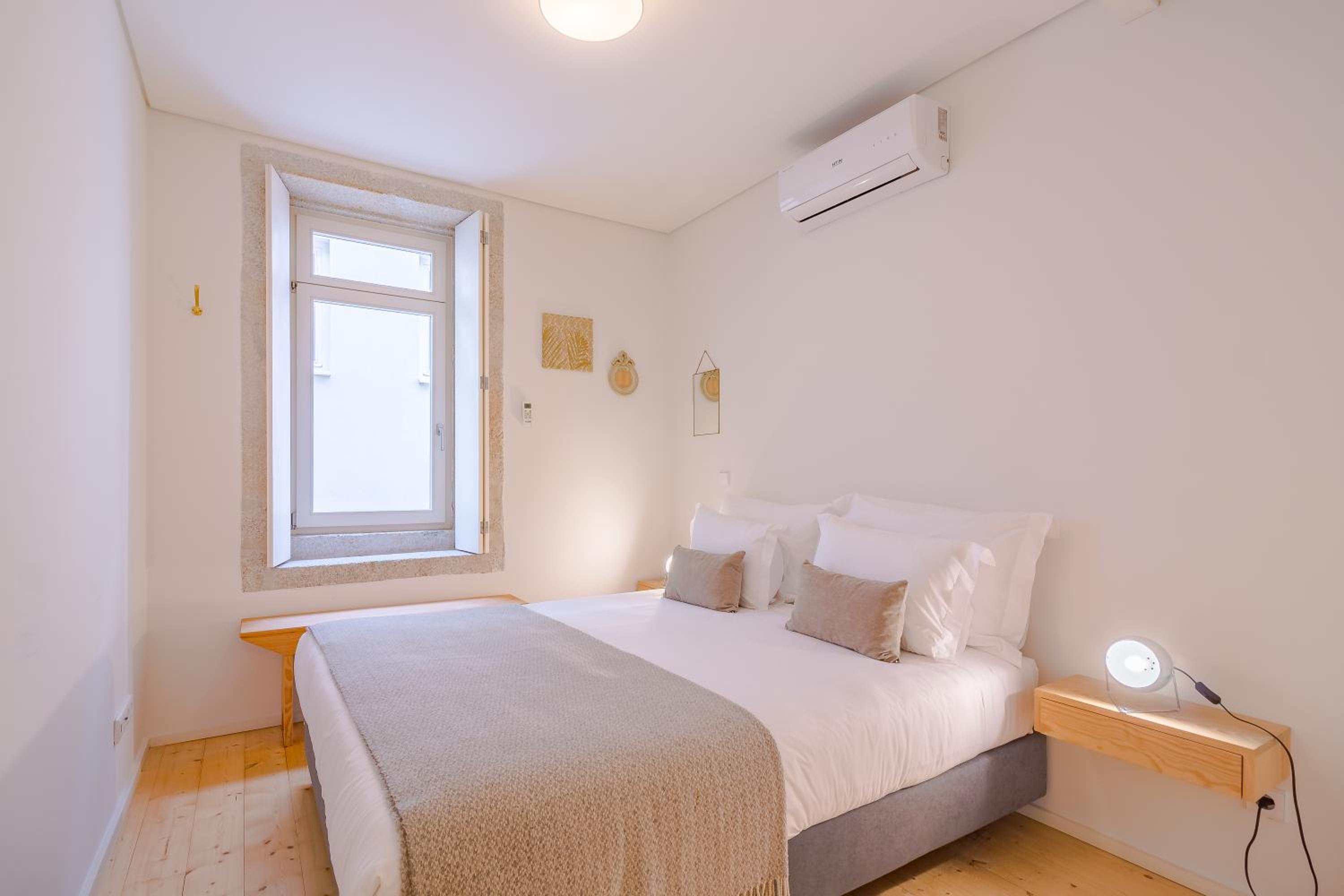 One-Bedroom Apartment - Photo 1