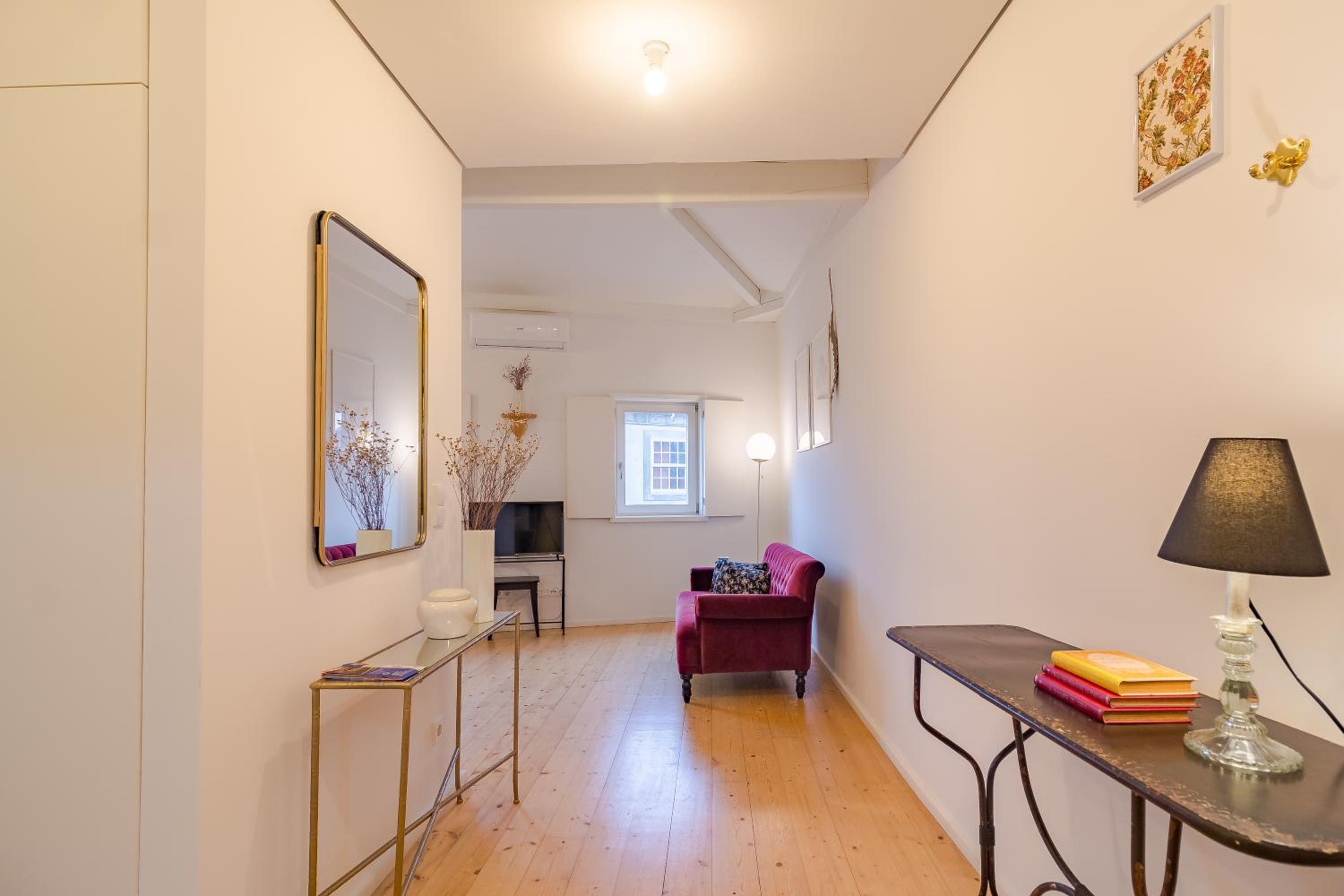 One-Bedroom Apartment - Photo 4
