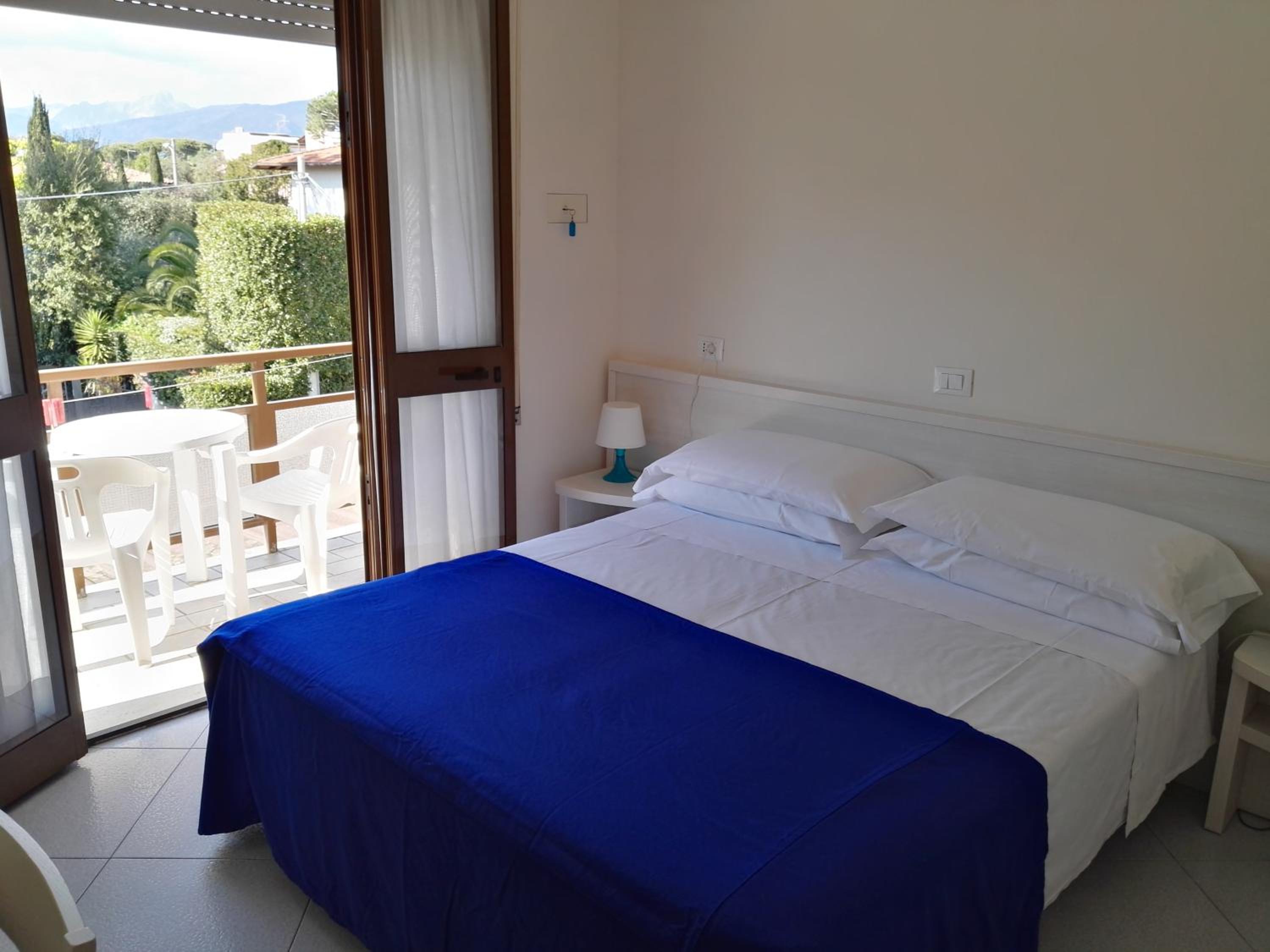Small Double Room - Photo 1