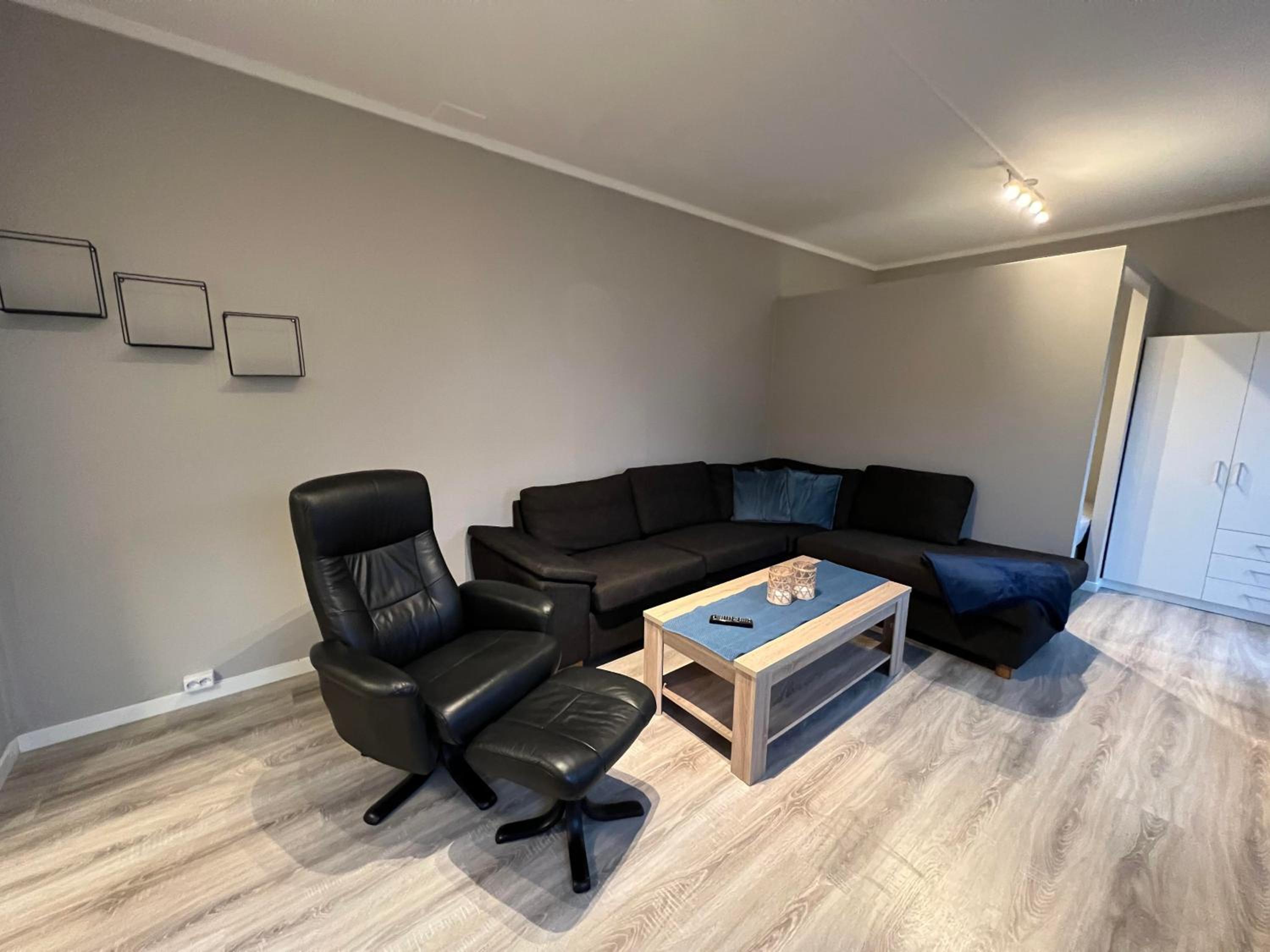 One-Bedroom Apartment photo 1