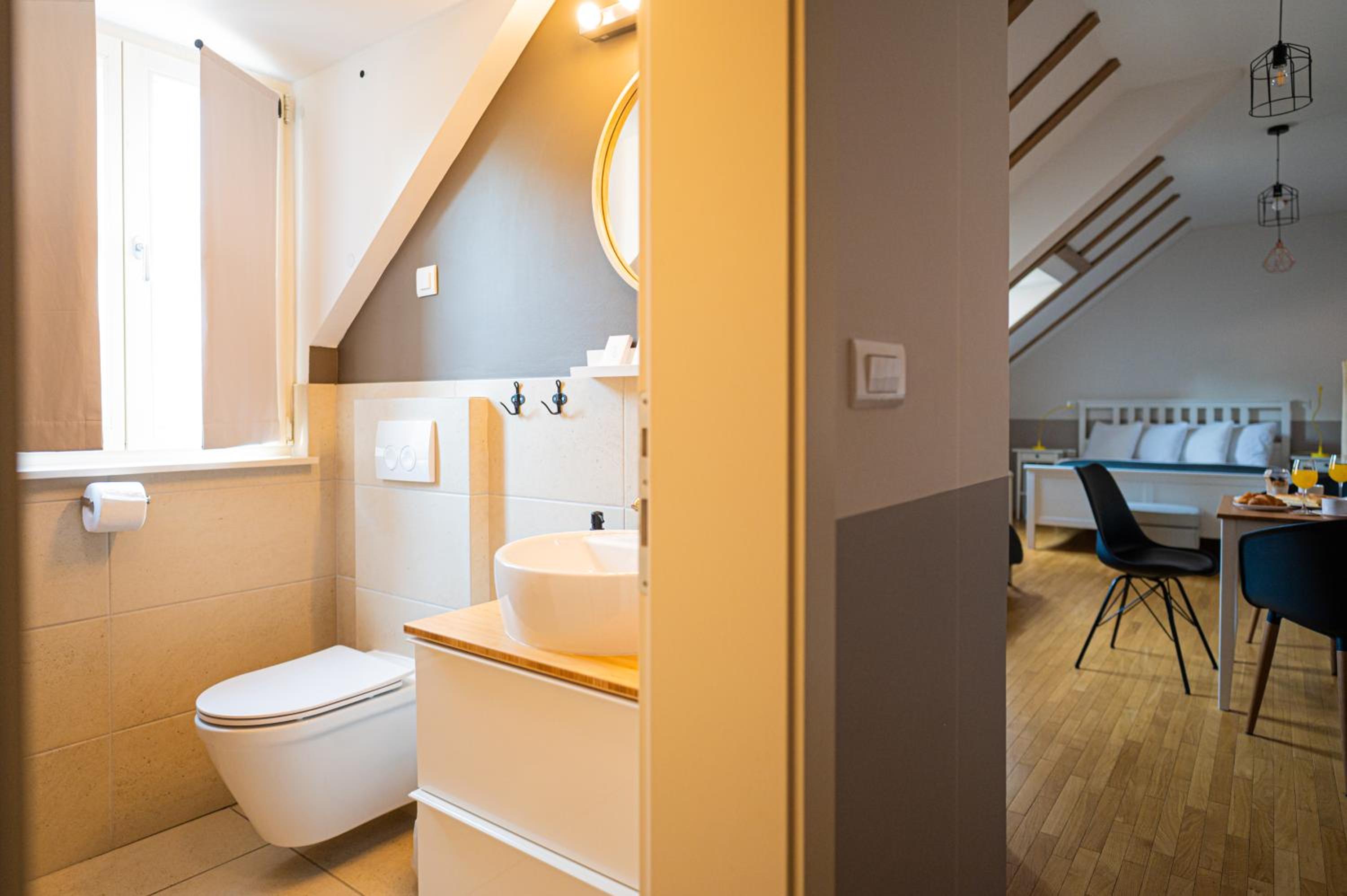 Studio Apartment - Photo 8