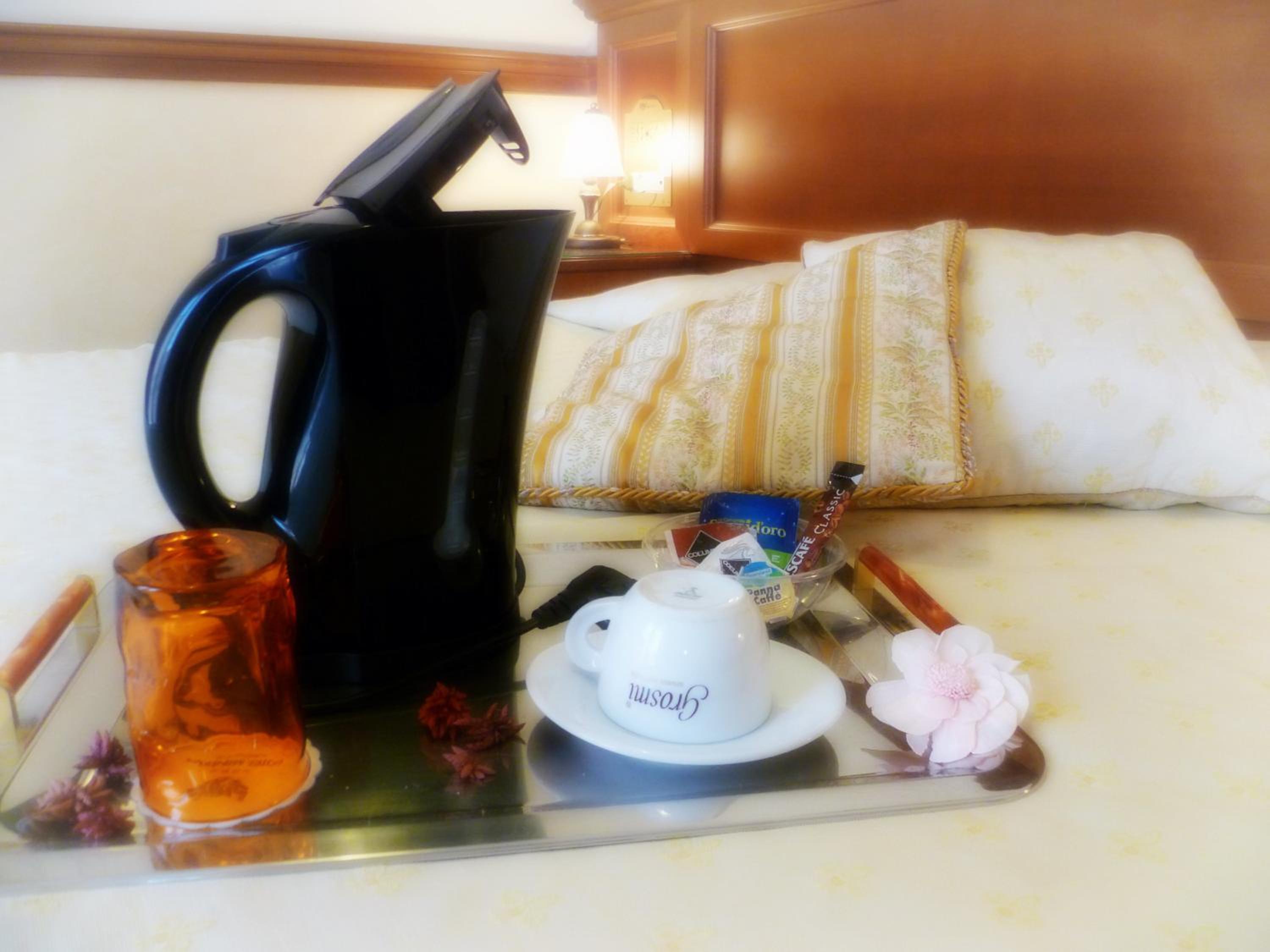 Twin Room - Photo 12