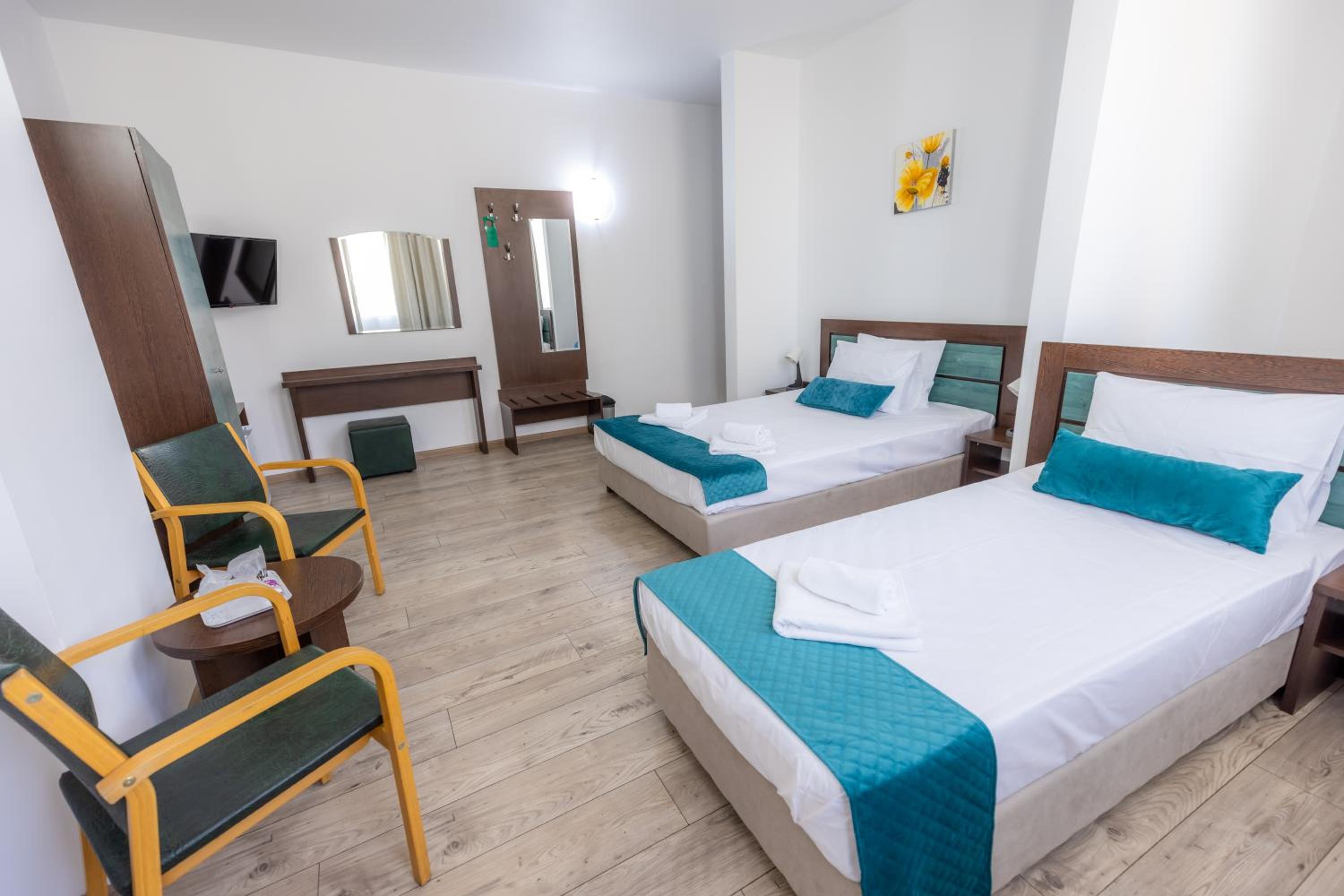 Twin Room - Photo 6