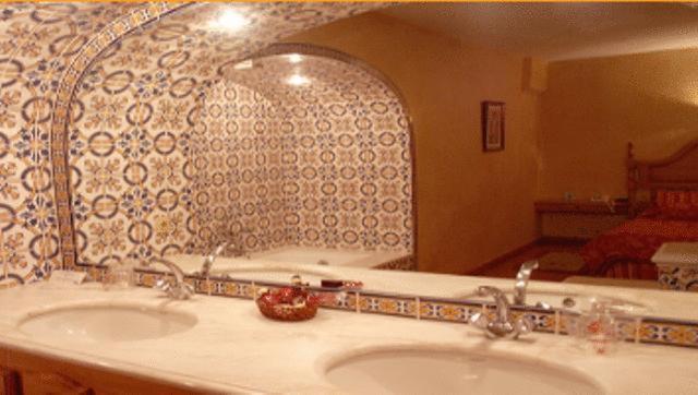 Suite - Photo 2