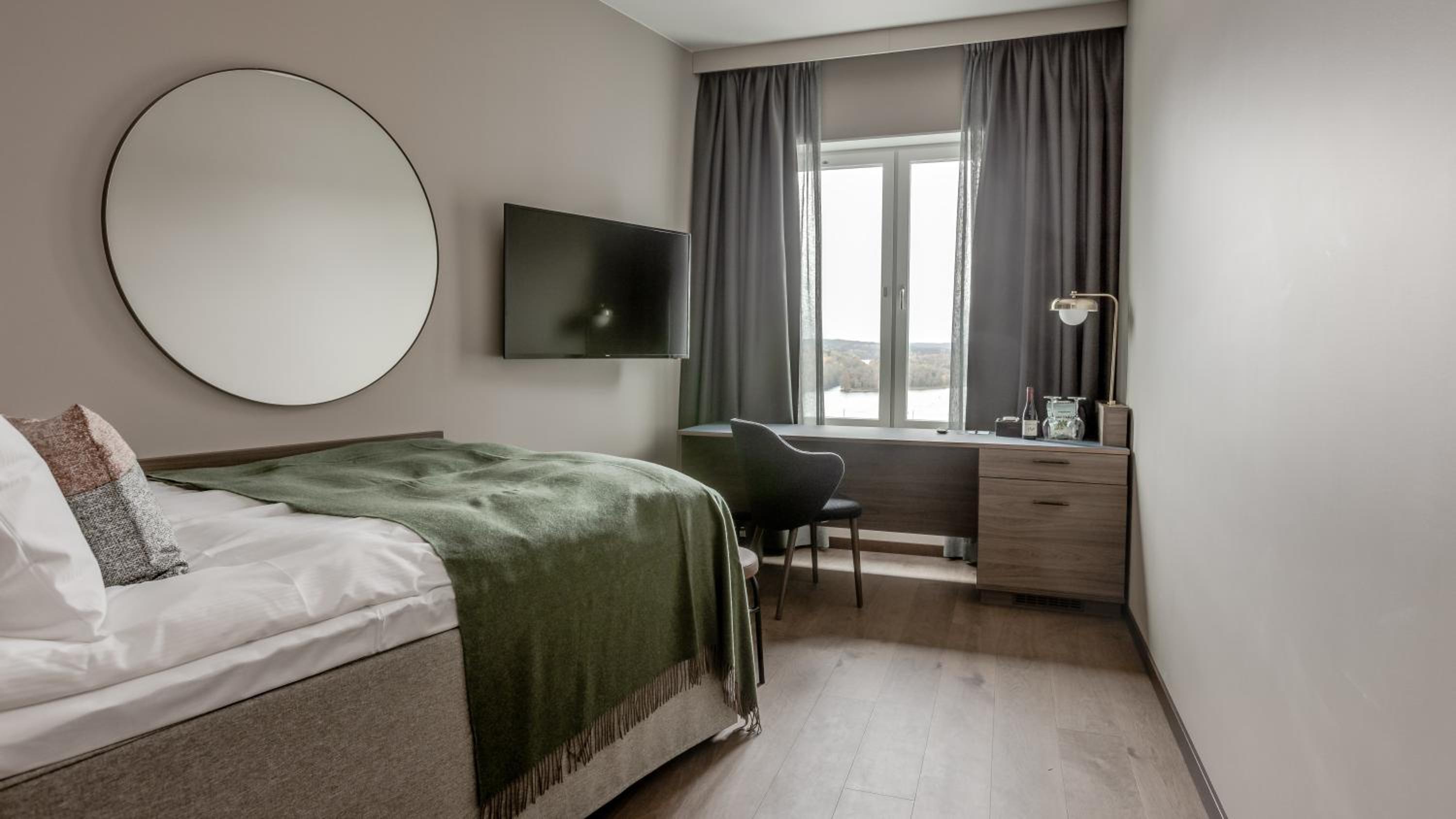 Compact Room - Photo 1