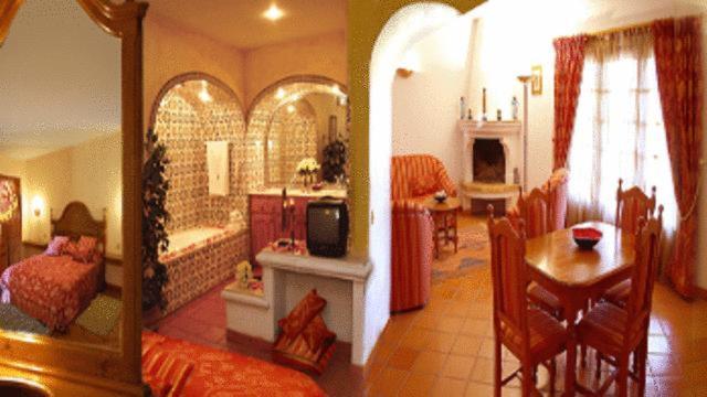 Suite - Photo 3