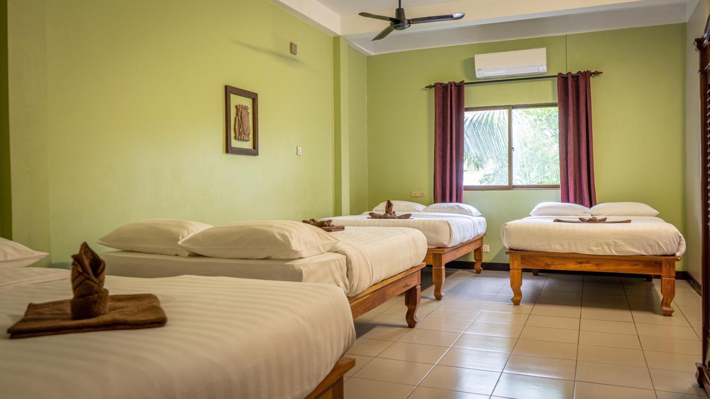 Standard Quadruple Room - Photo 1