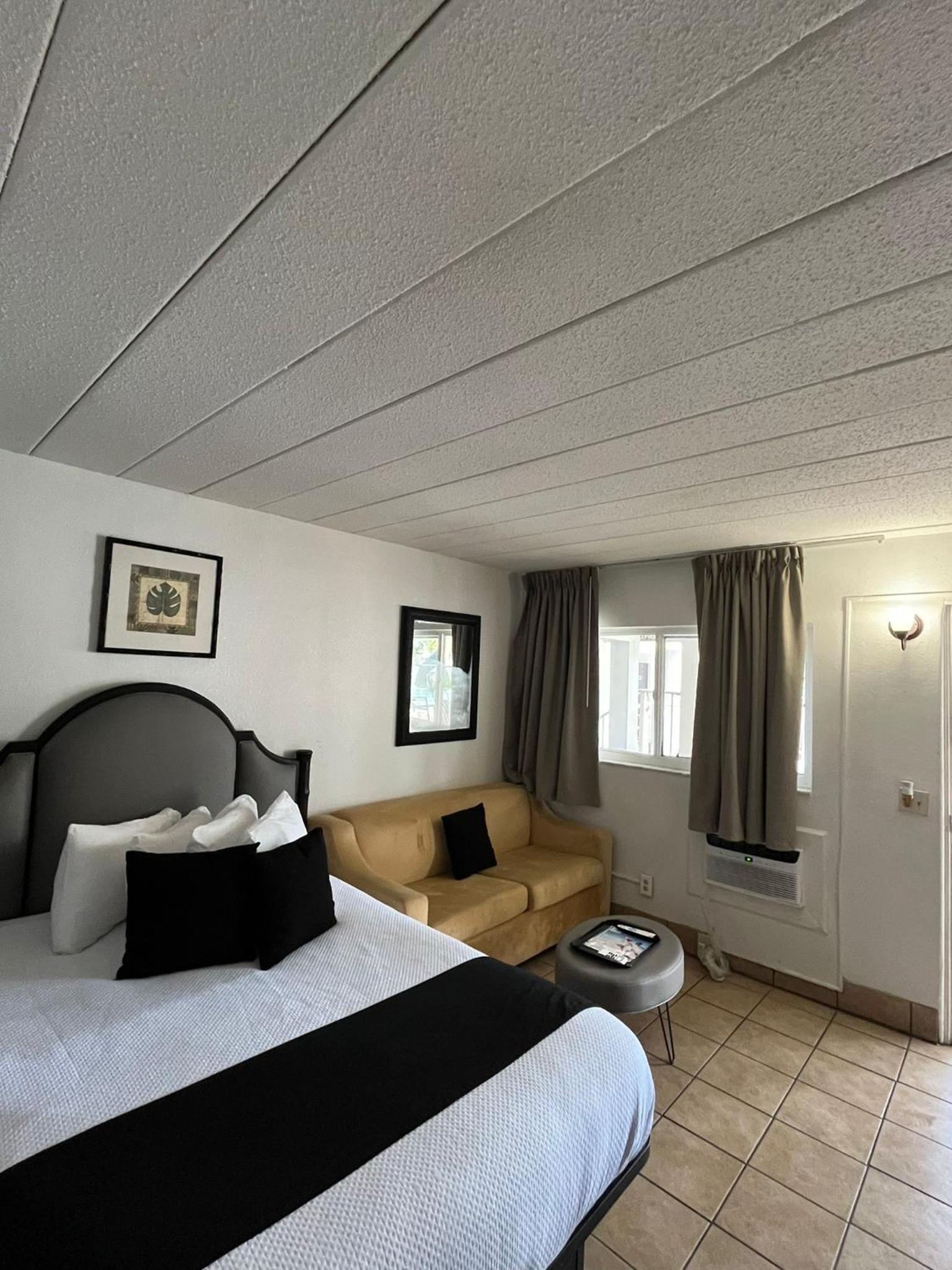Standard Double Room photo 2
