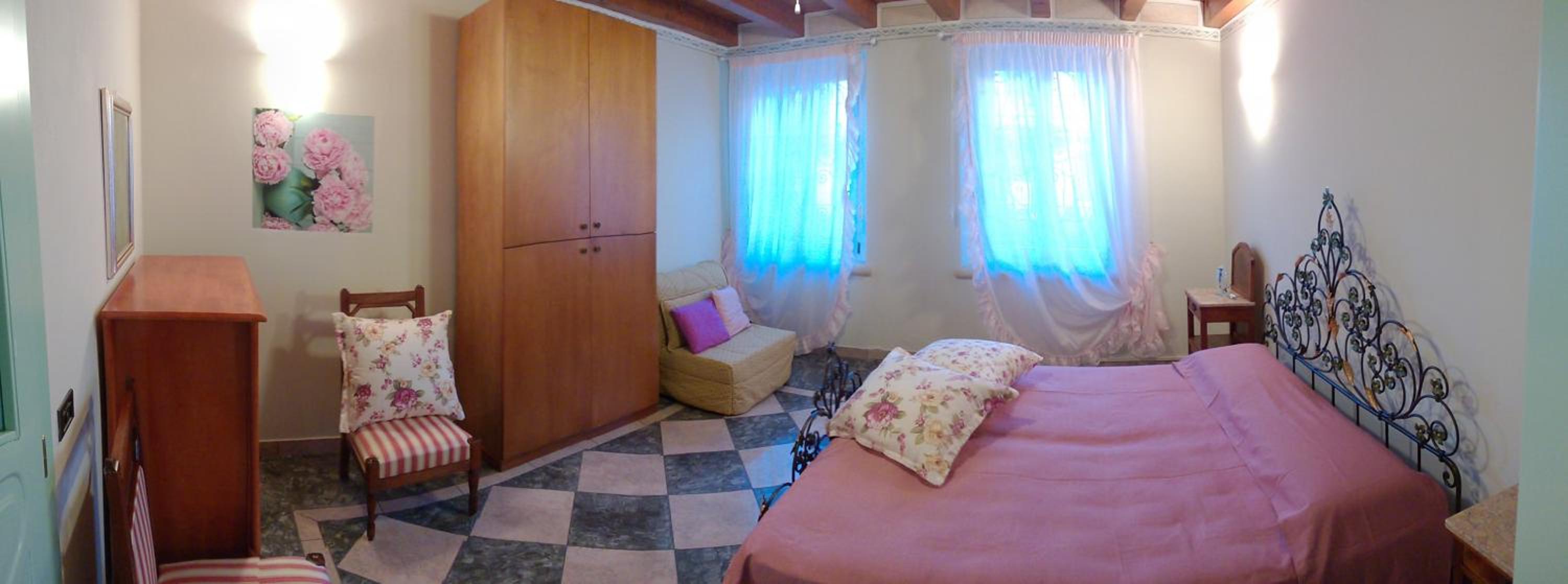 Double Room with Private Bathroom photo 1