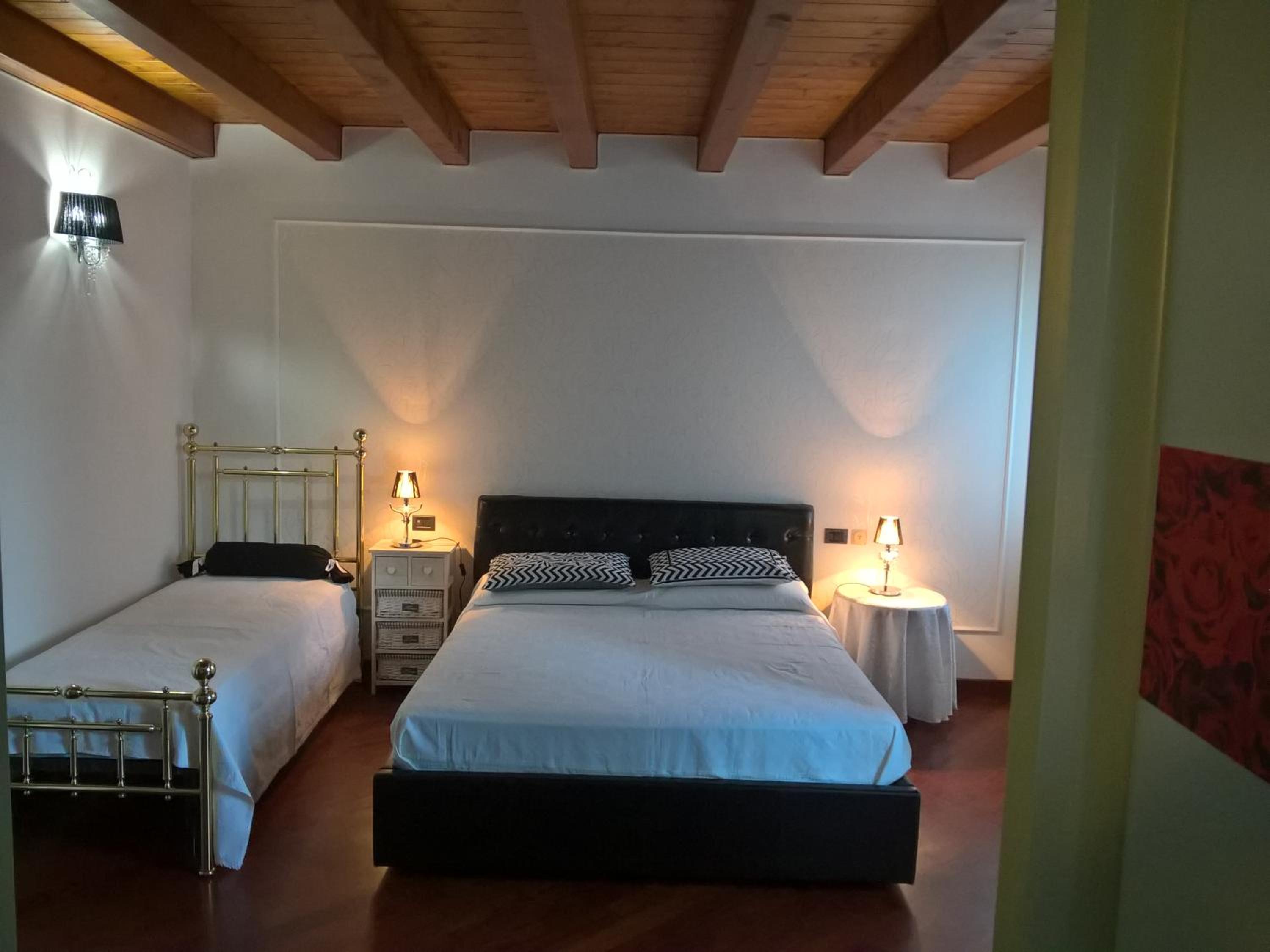 Triple Room with Private Bathroom photo 1