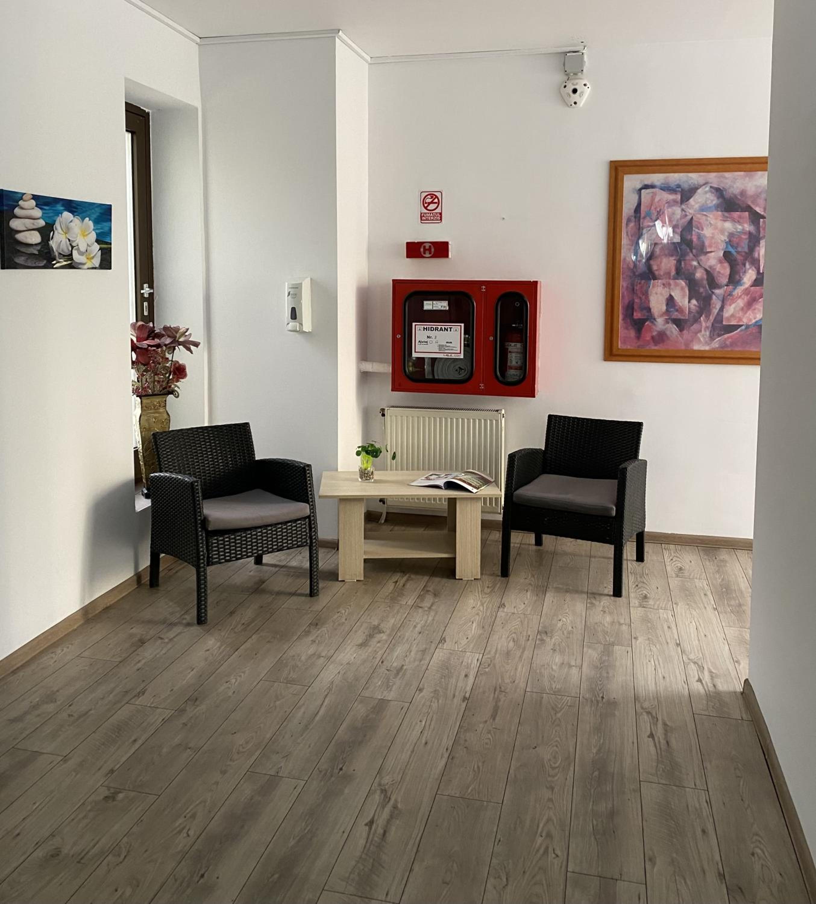 Twin Room - Photo 7