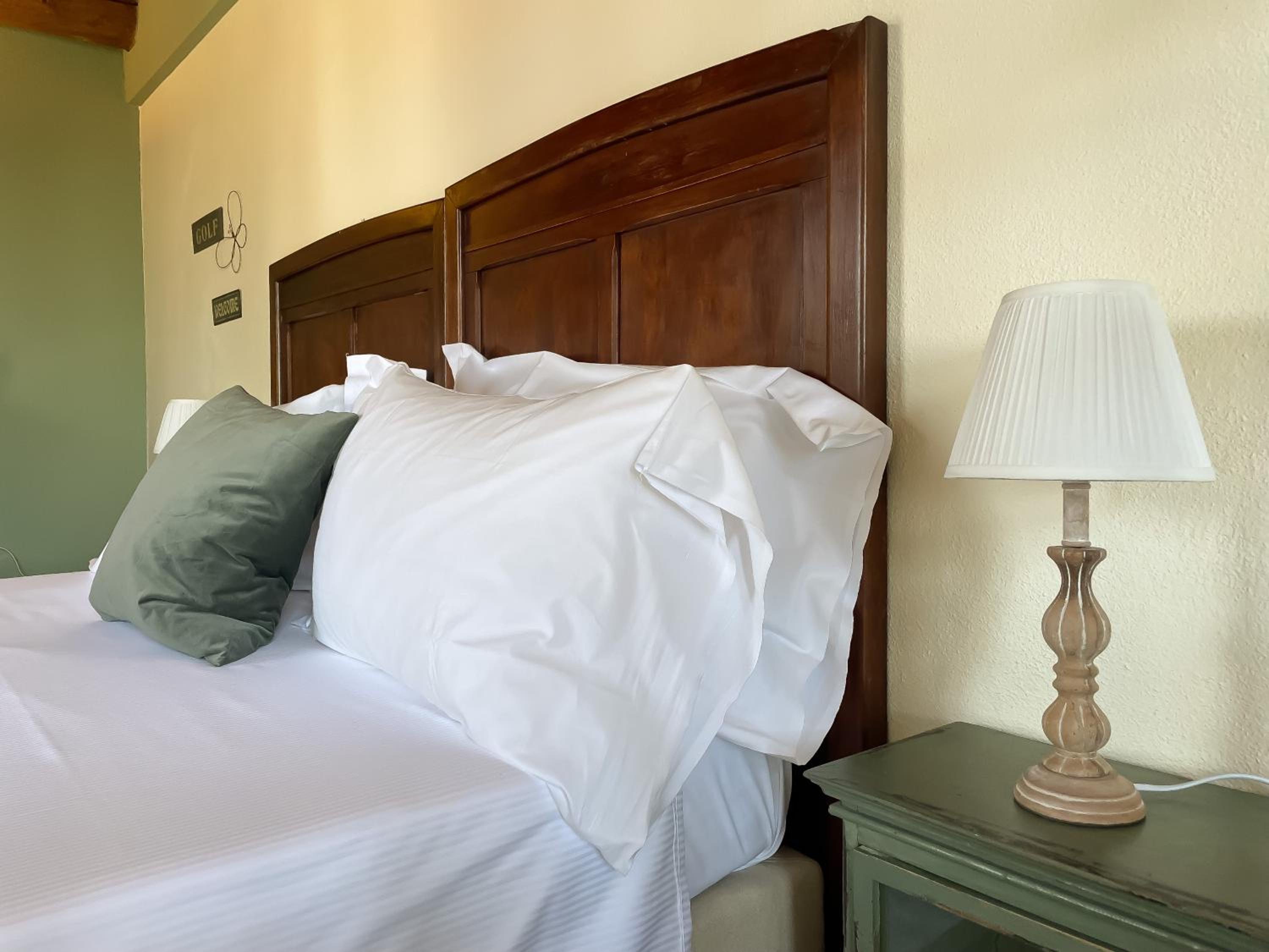 Double or Twin Room - Photo 6