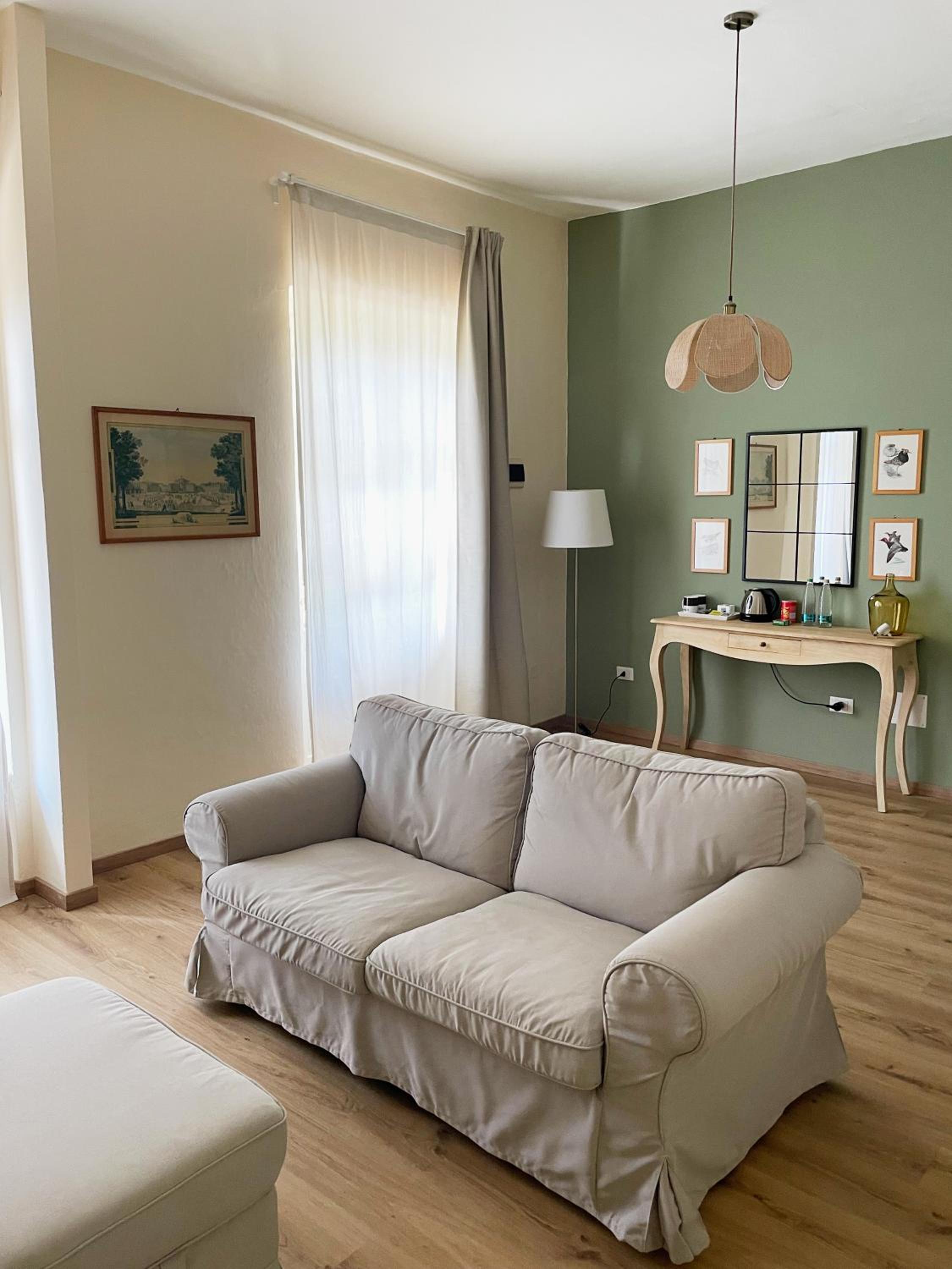 One-Bedroom Suite - Photo 1