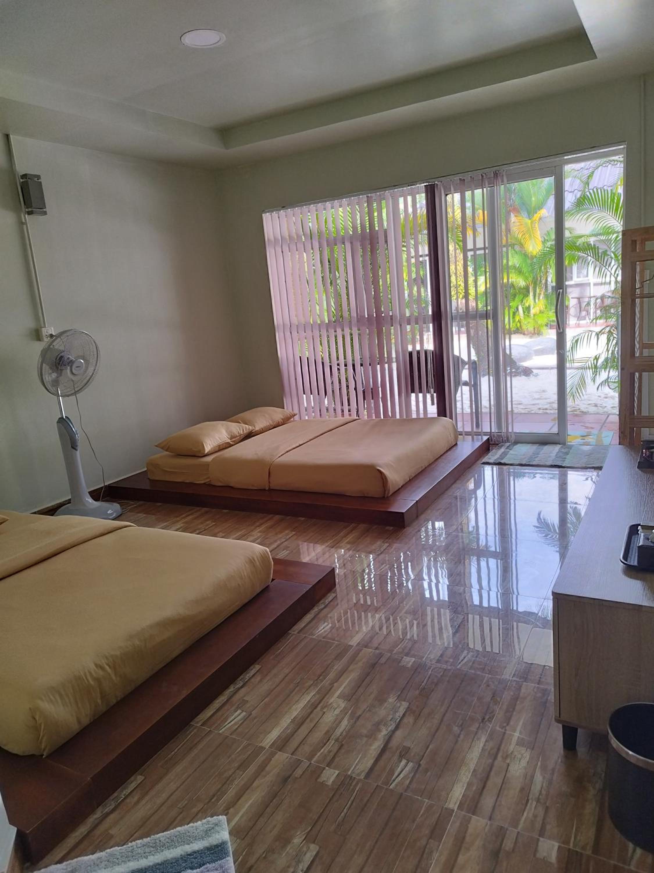 Family Bungalow - Photo 2