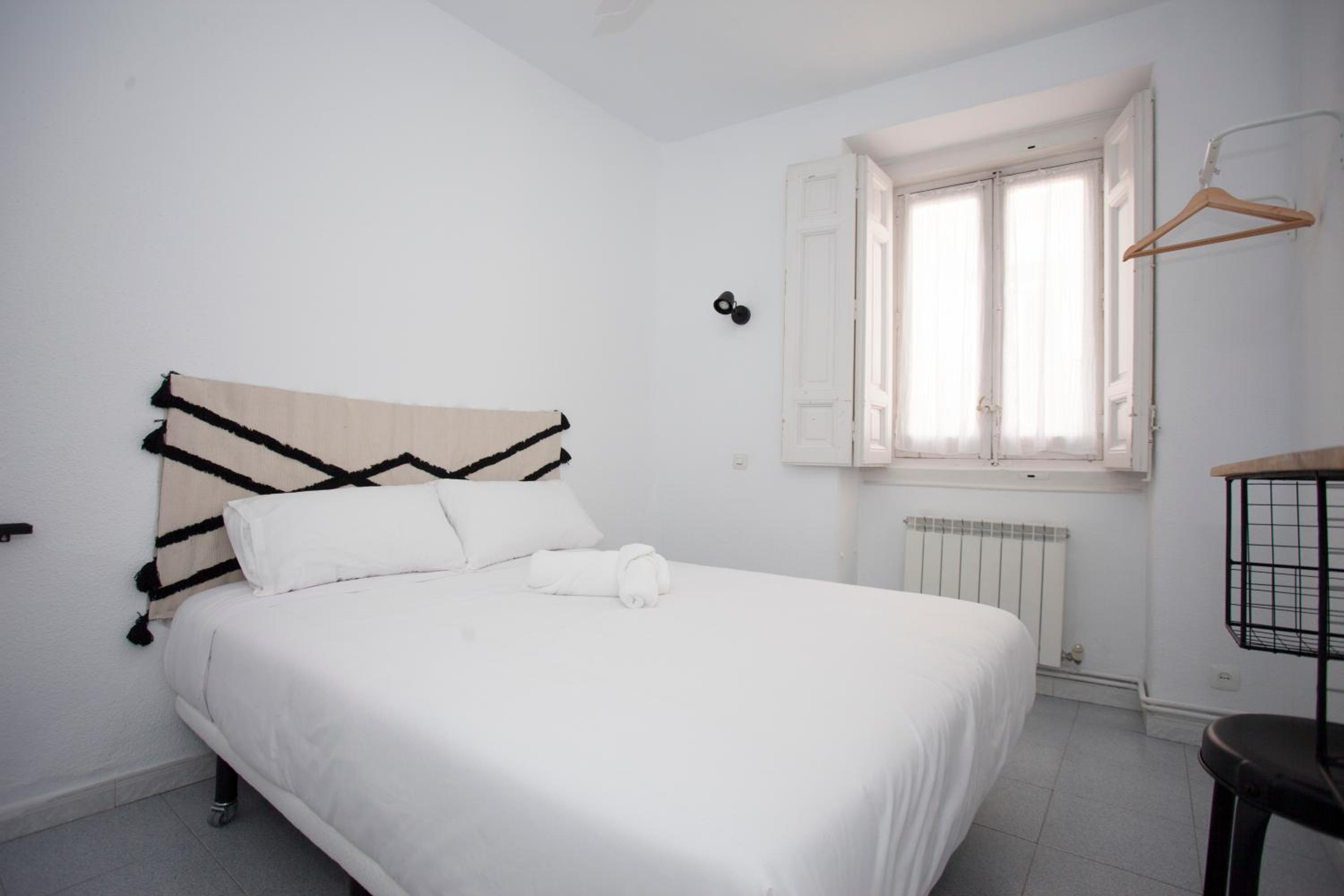 Double Room with Shared Bathroom photo 2