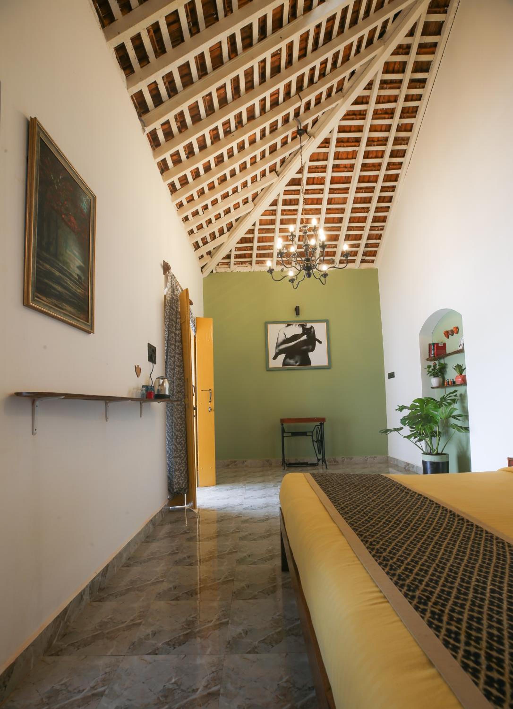 King Room with Balcony - Photo 3