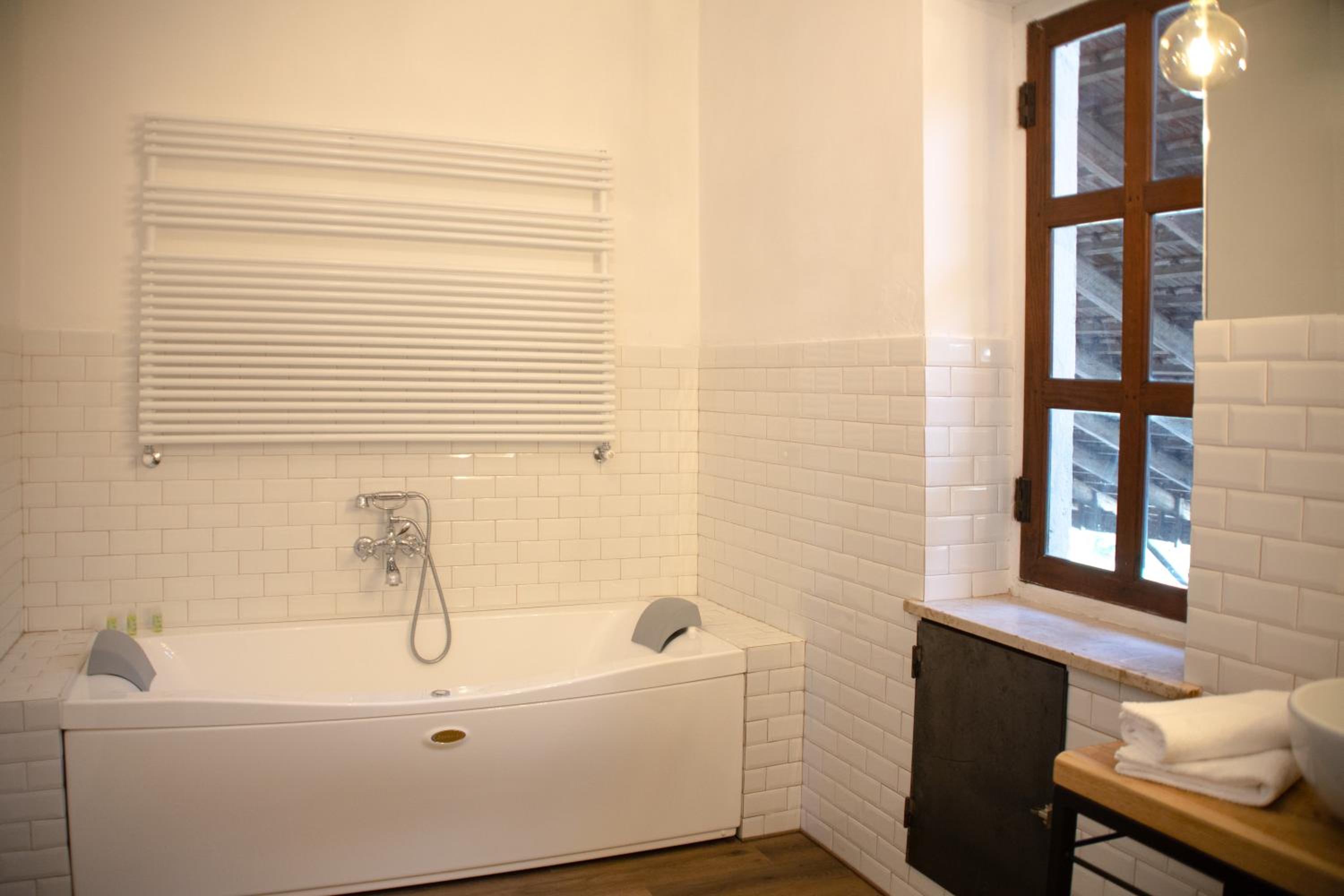 Two-Bedroom Suite - Photo 2