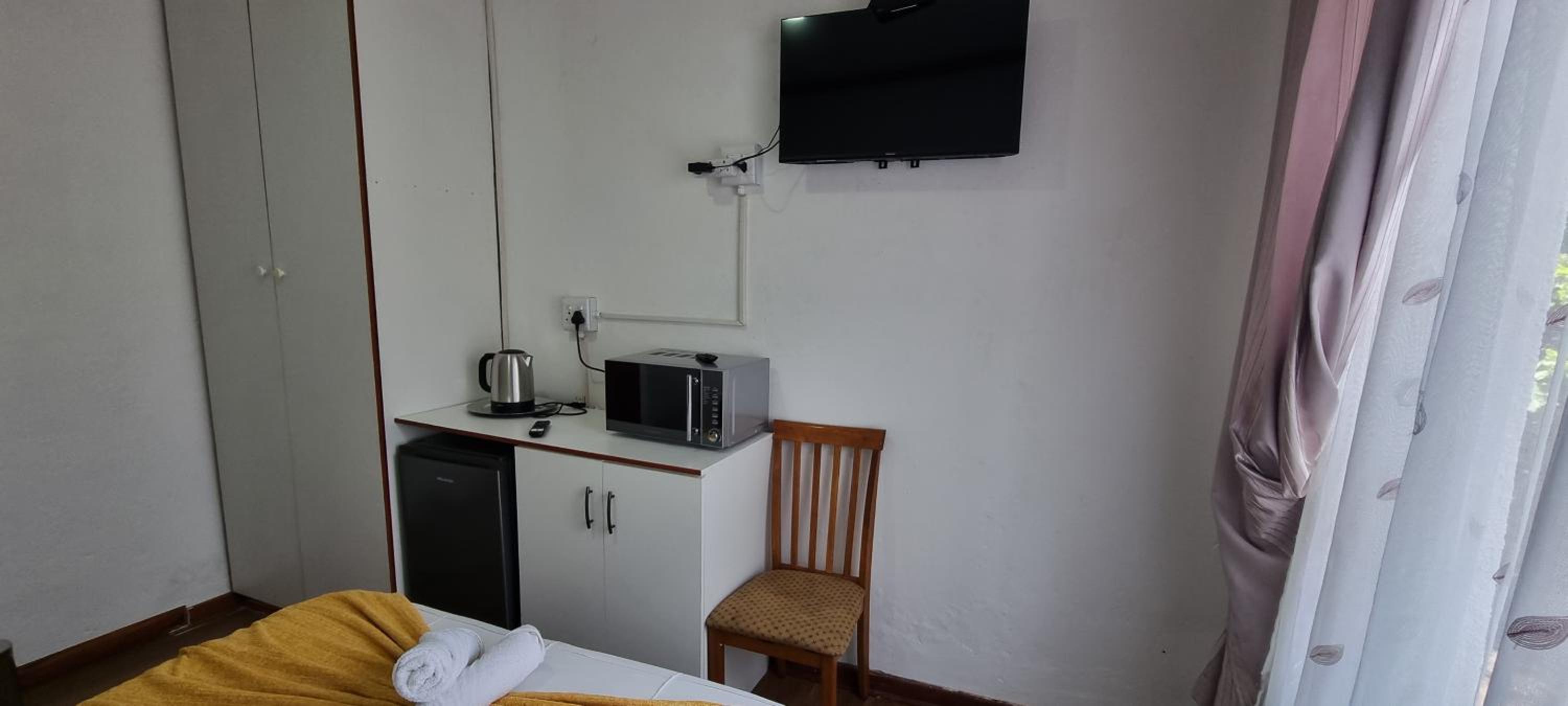 Budget Double Room photo 2