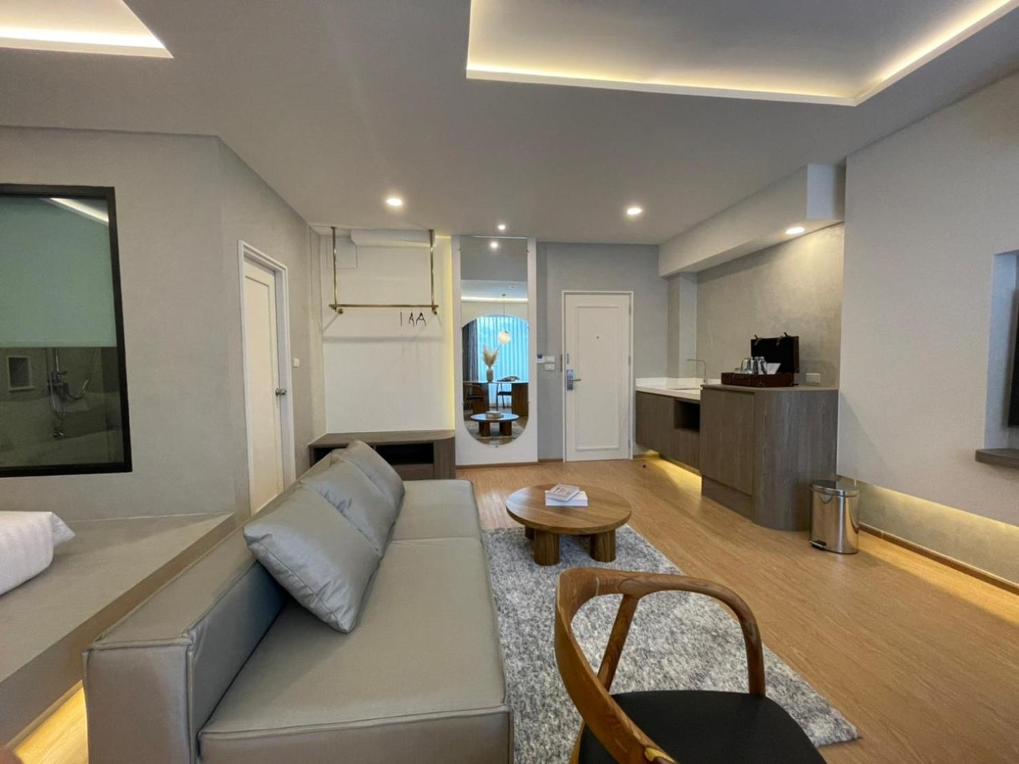 Family Room - Photo 2