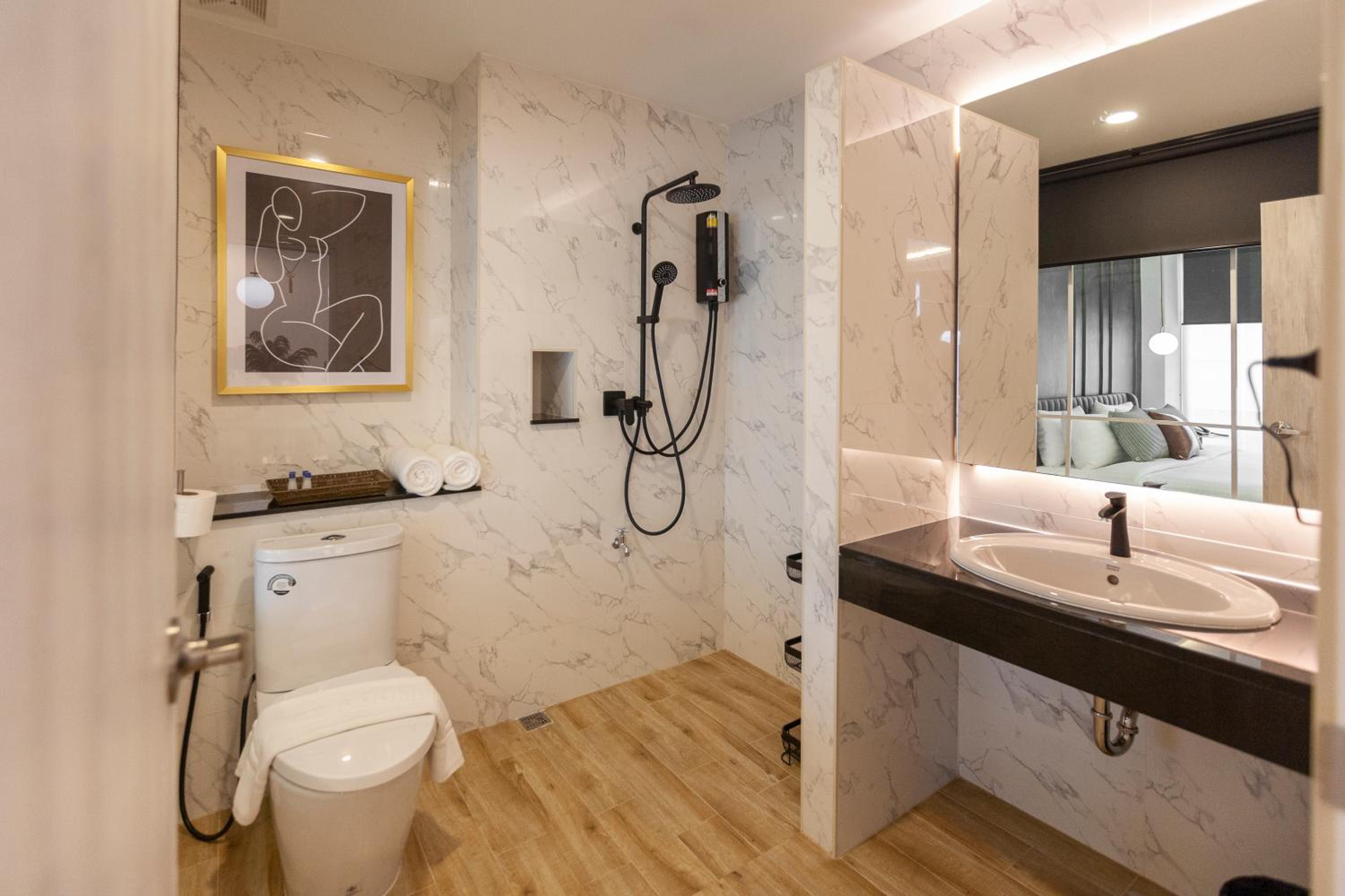 King Suite - Photo 12