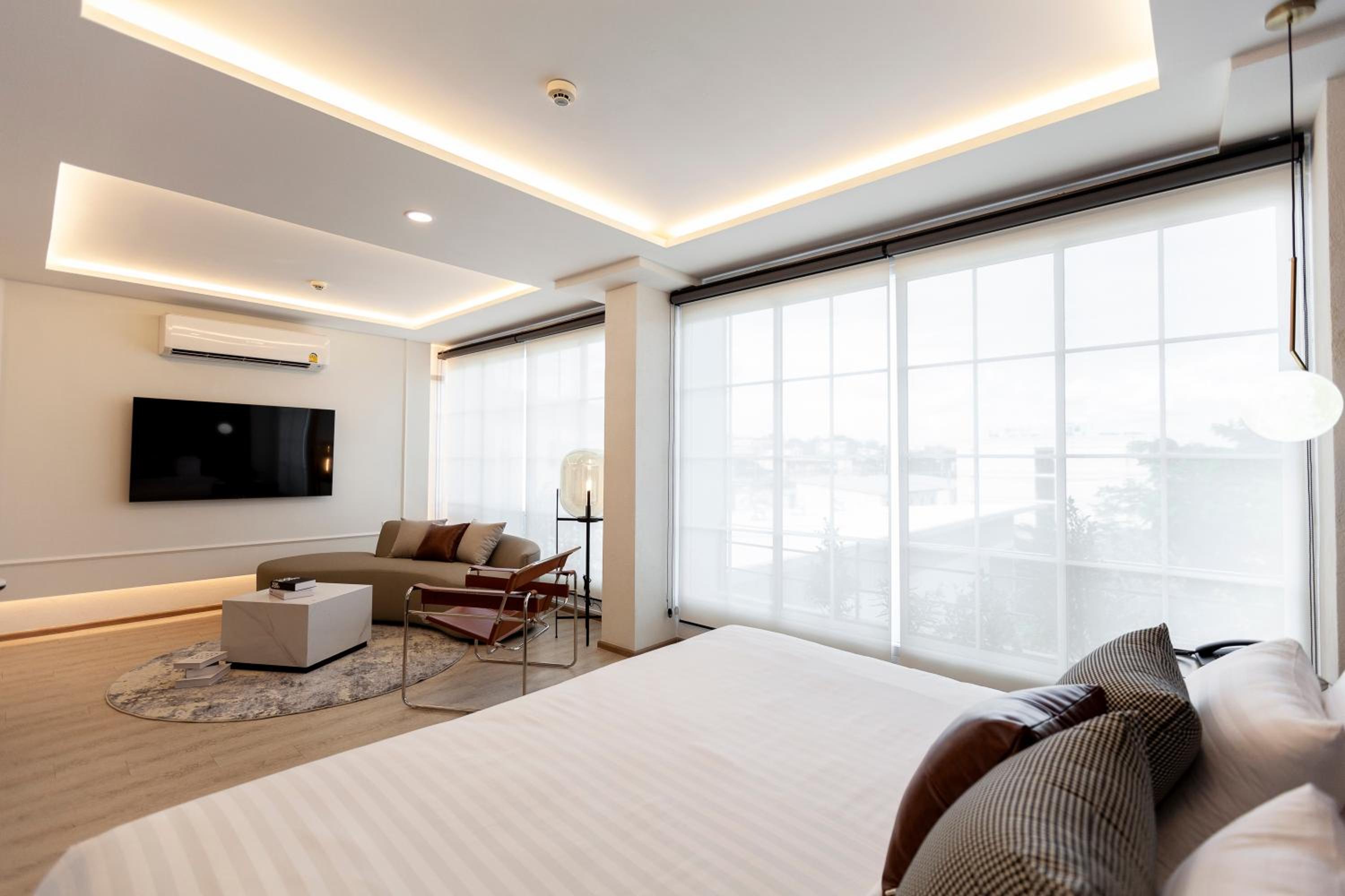 King Suite - Photo 8