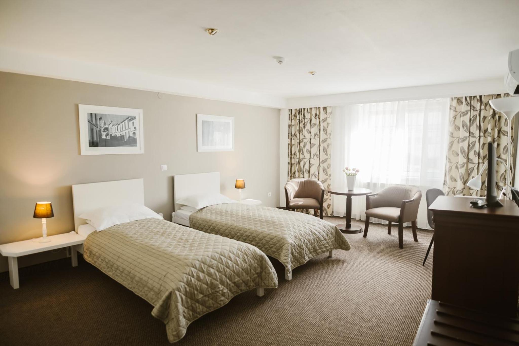 Twin Room - Photo 3